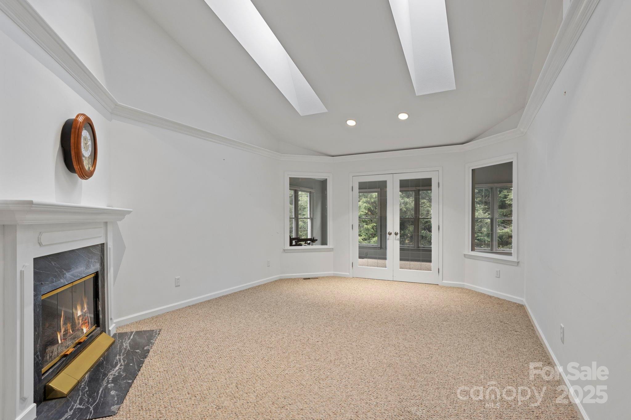 1007 Saddlebrook Drive Property Photo 7