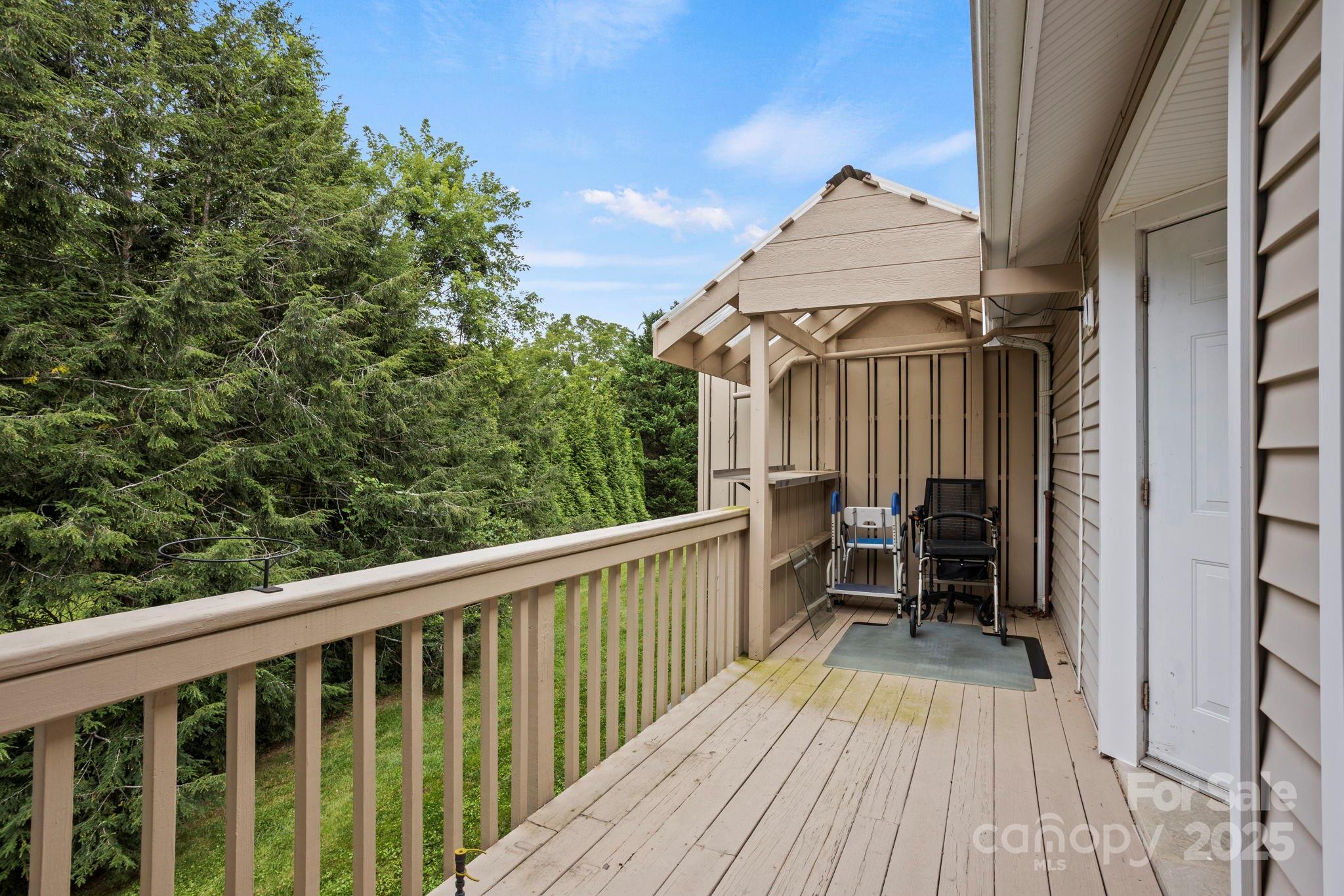 1007 Saddlebrook Drive Property Photo 13