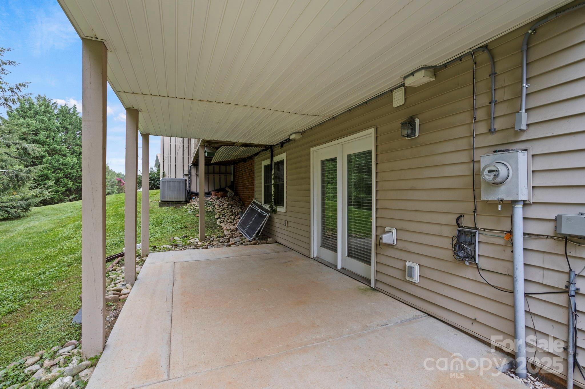 1007 Saddlebrook Drive Property Photo 27