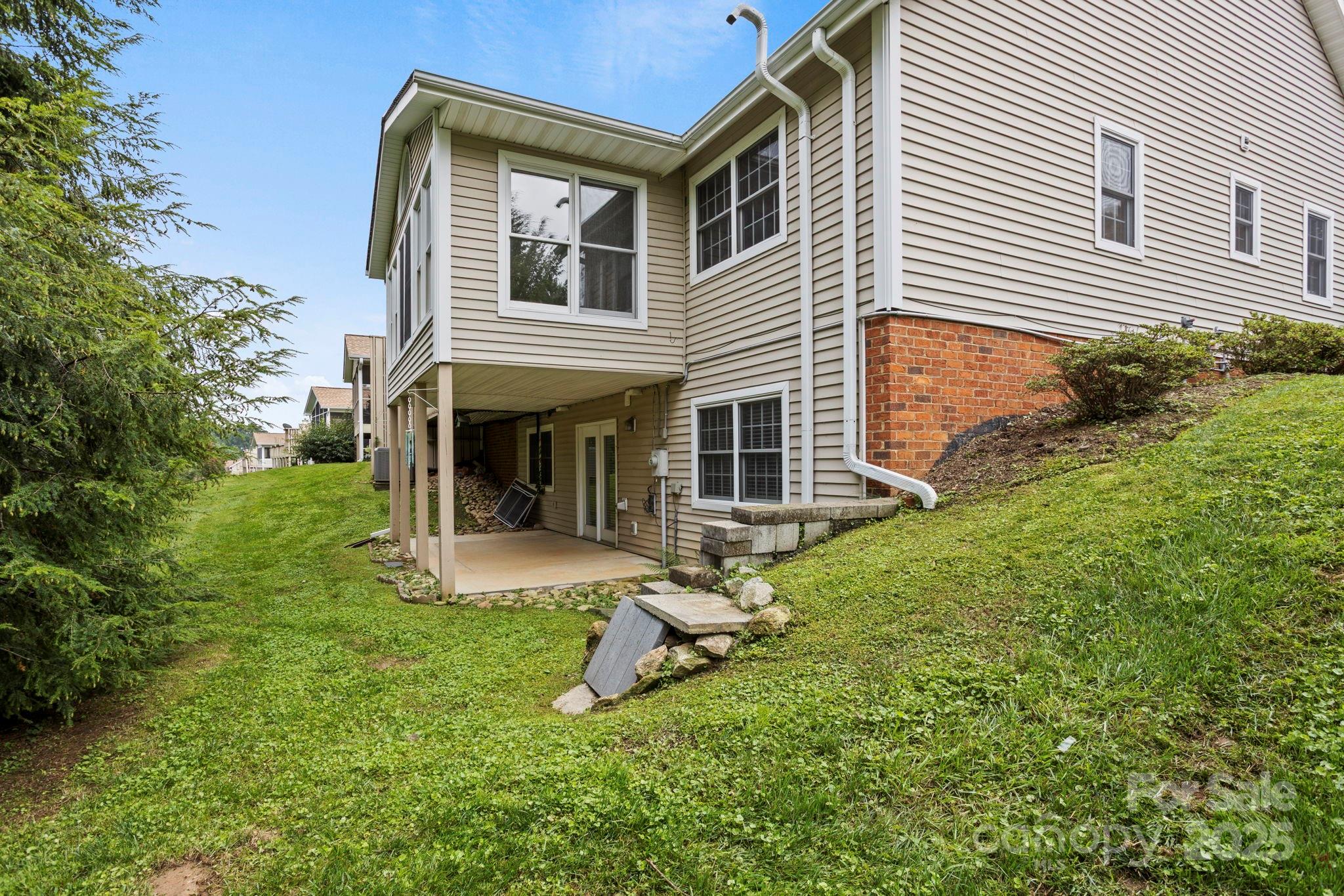 1007 Saddlebrook Drive Property Photo 28