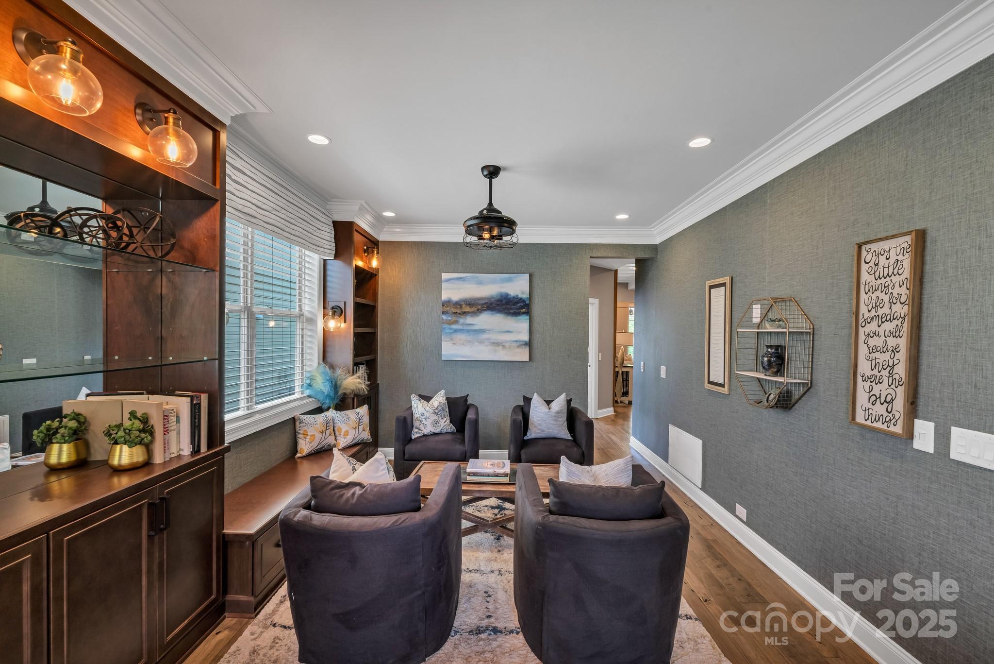 1041 Chippenham Avenue Property Photo 9