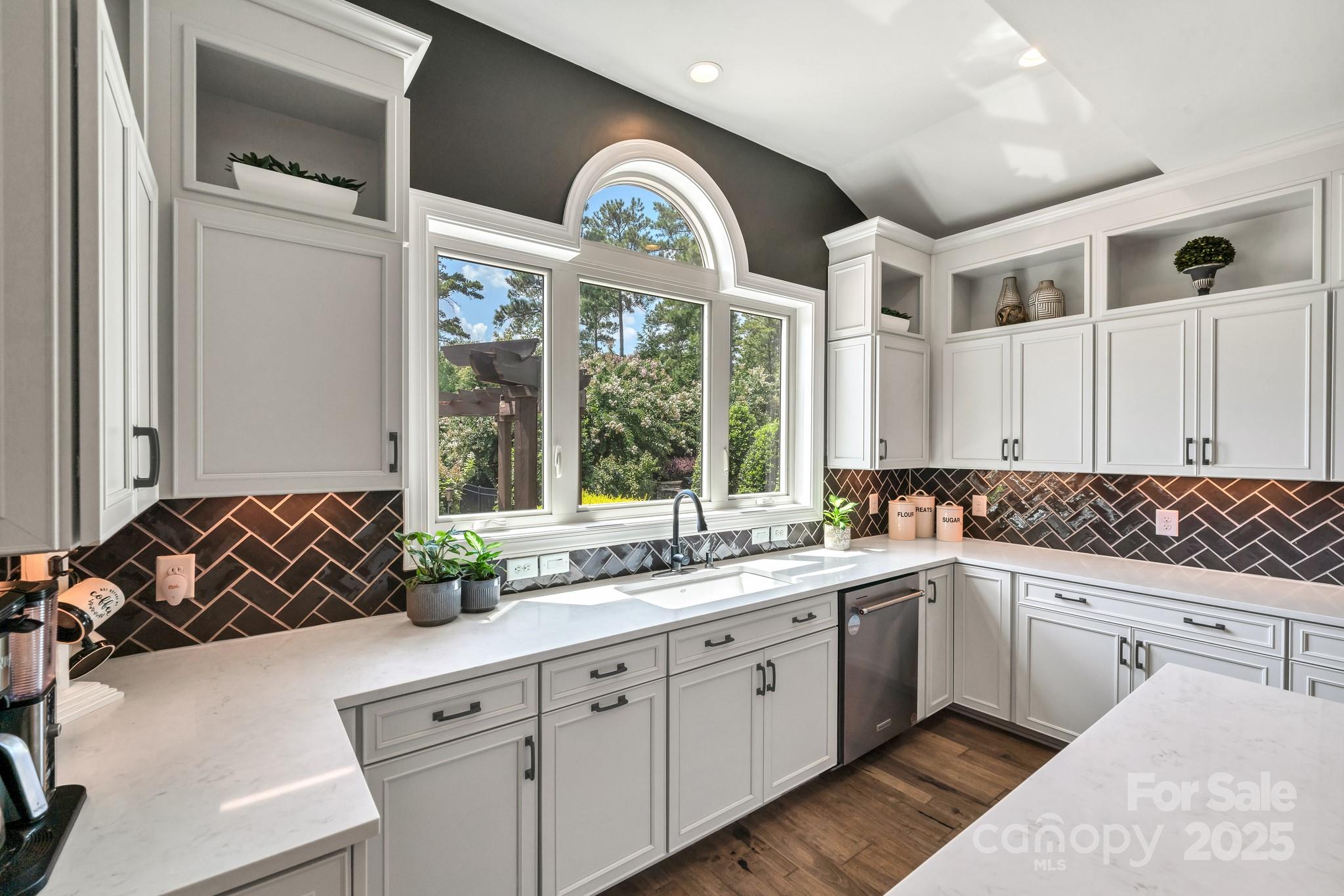 1041 Chippenham Avenue Property Photo 20