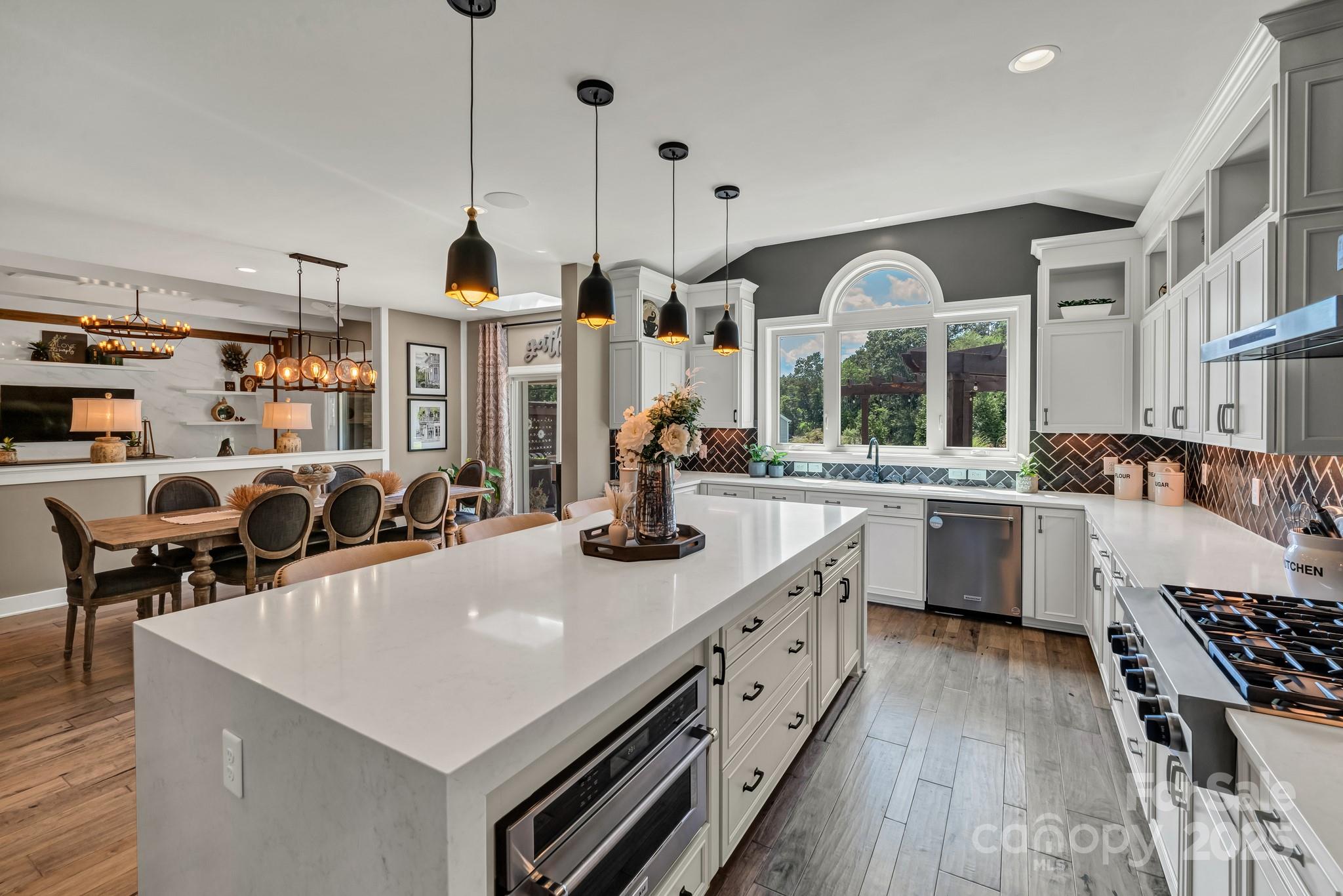 1041 Chippenham Avenue Property Photo 21