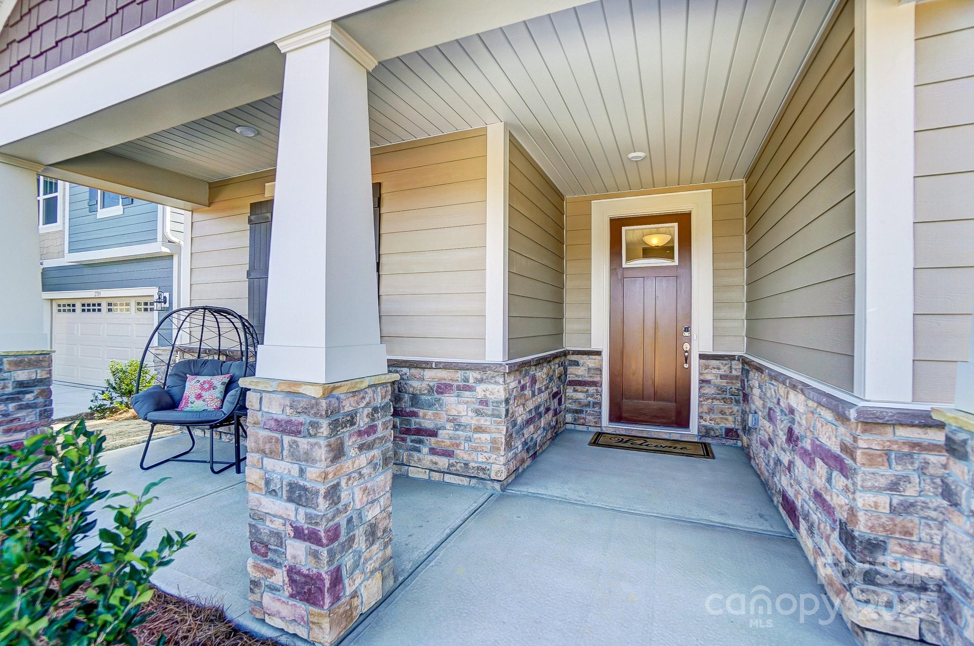 2732 Westmont Drive Property Photo 2