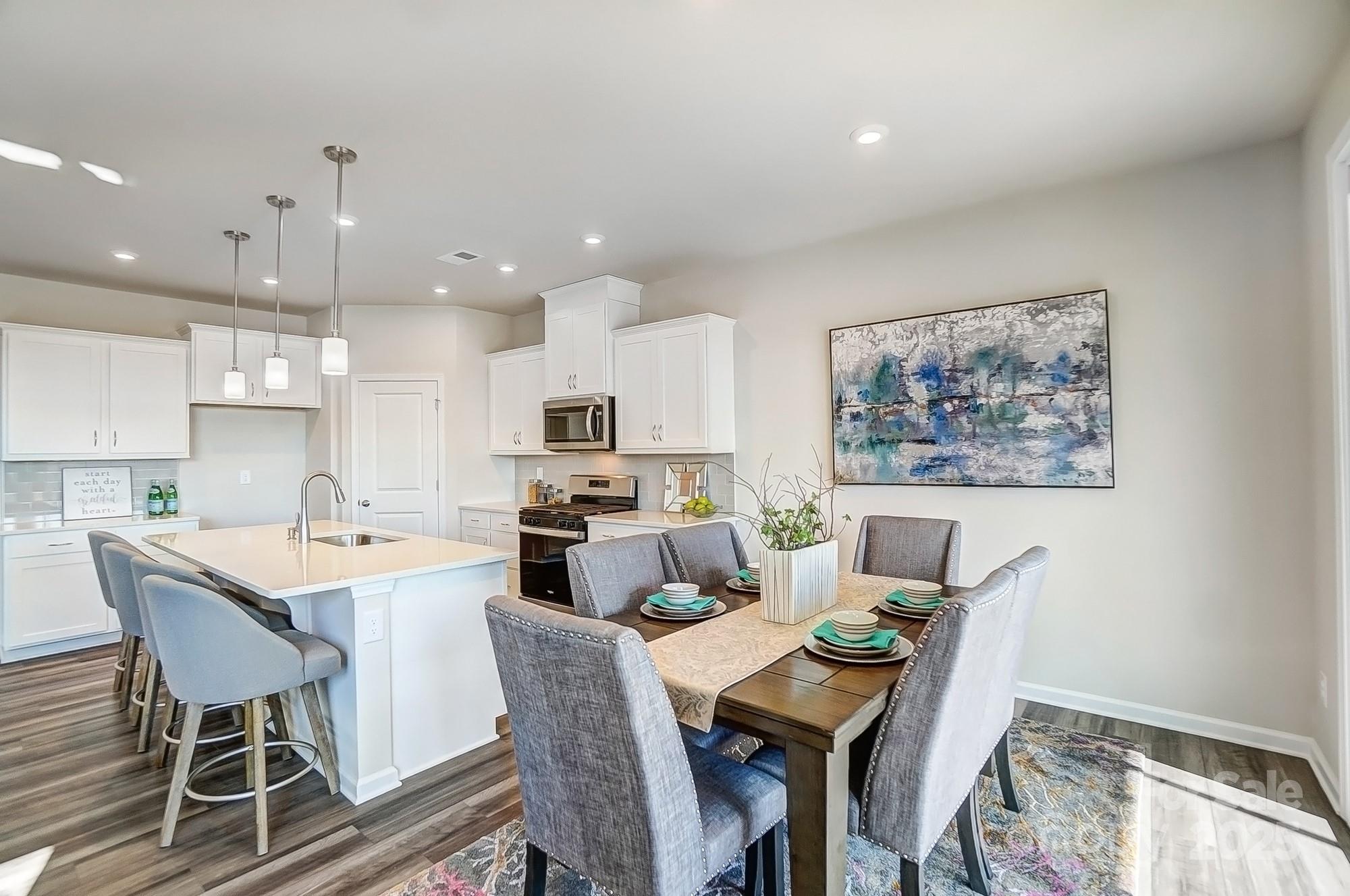 2732 Westmont Drive Property Photo 9