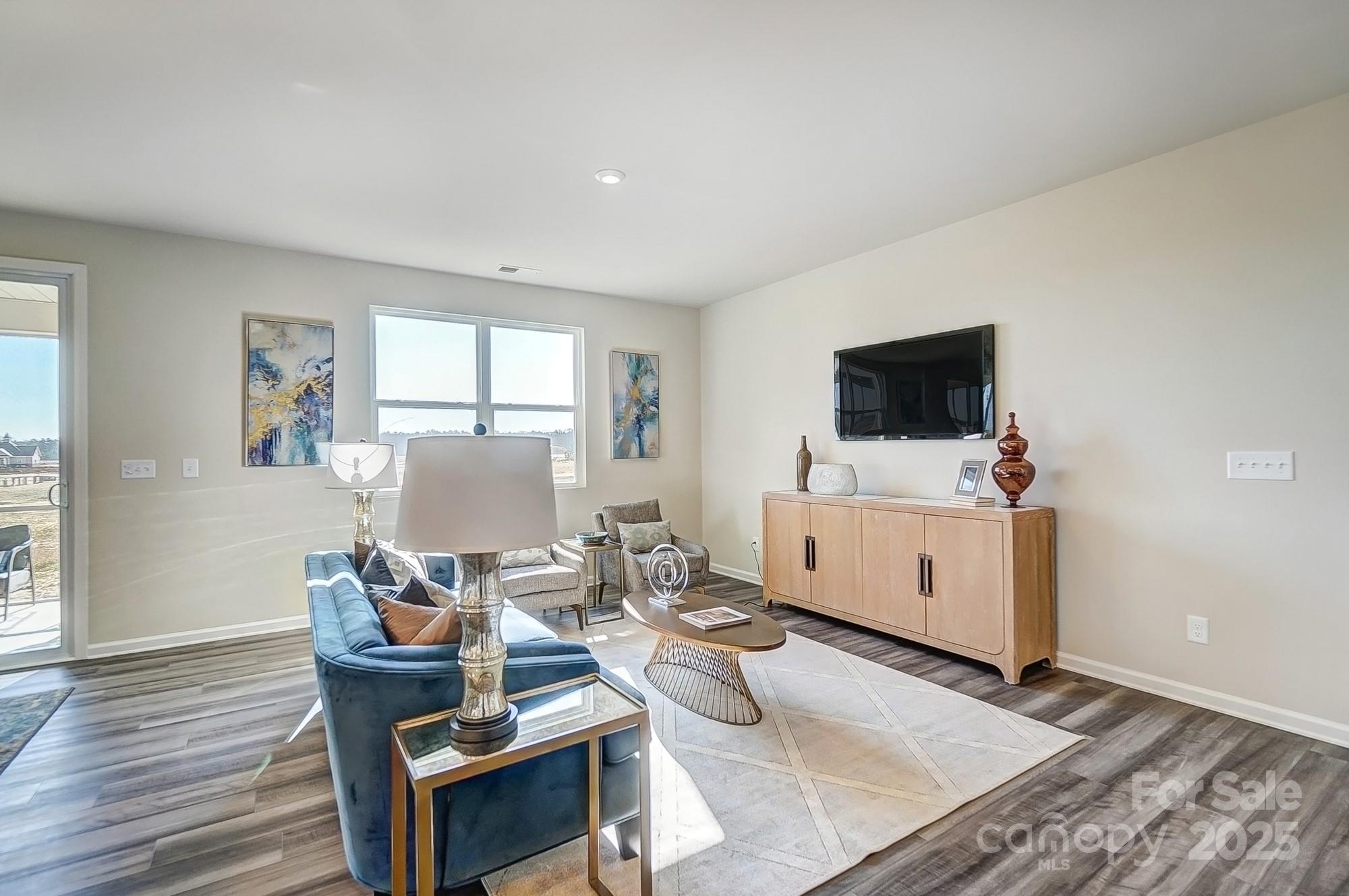 2732 Westmont Drive Property Photo 10