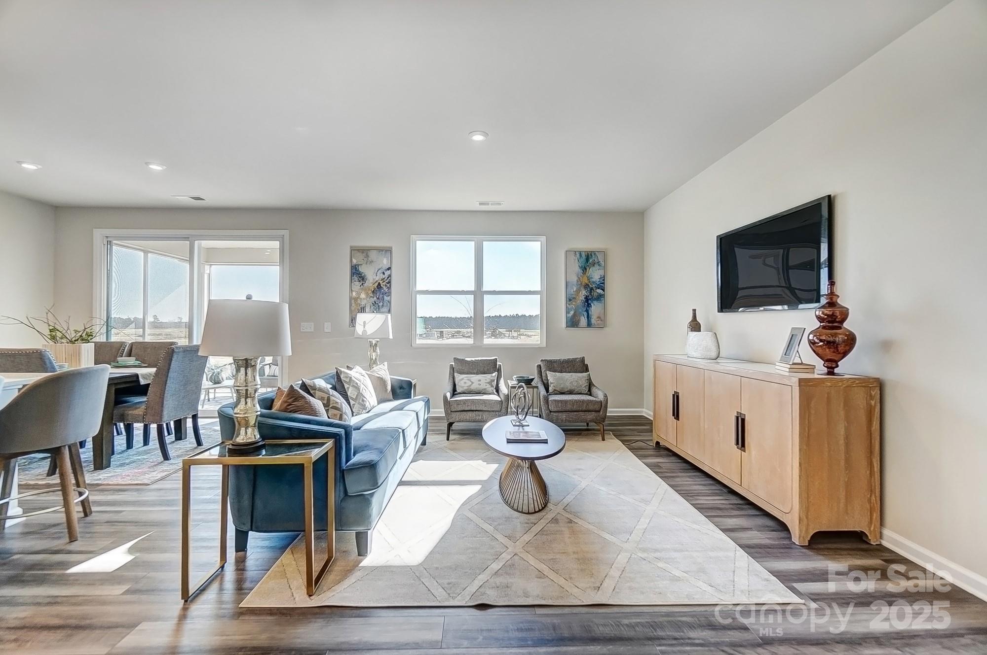 2732 Westmont Drive Property Photo 11