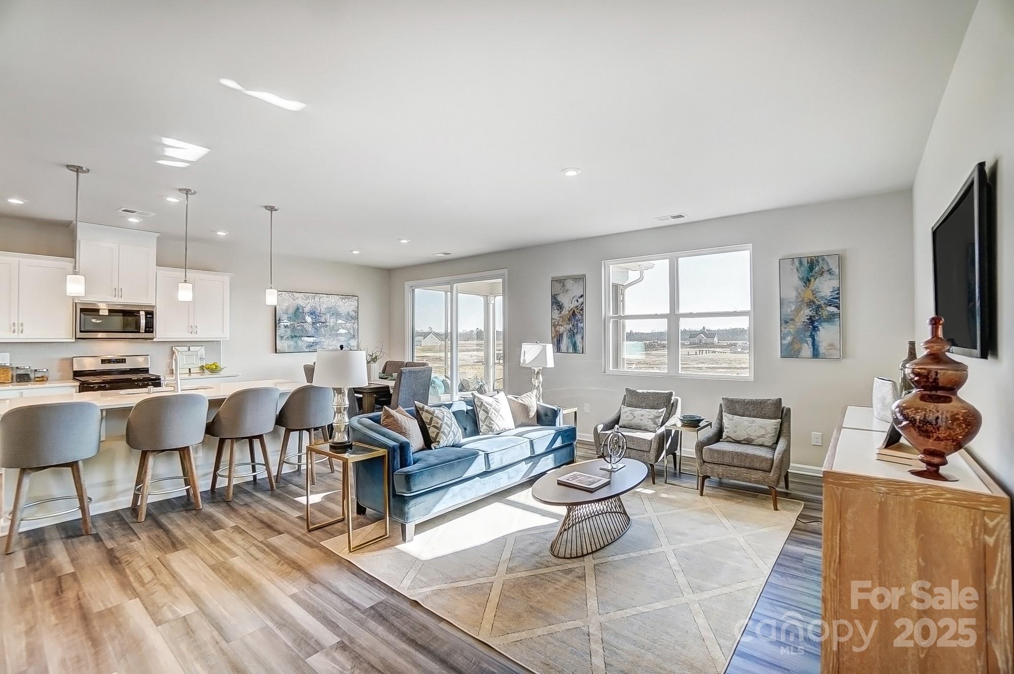 2732 Westmont Drive Property Photo 12