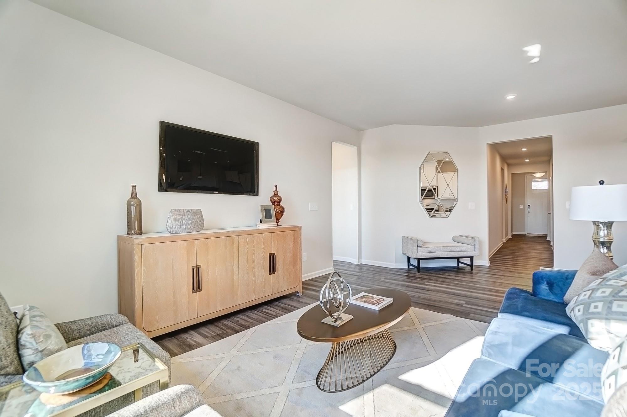 2732 Westmont Drive Property Photo 14