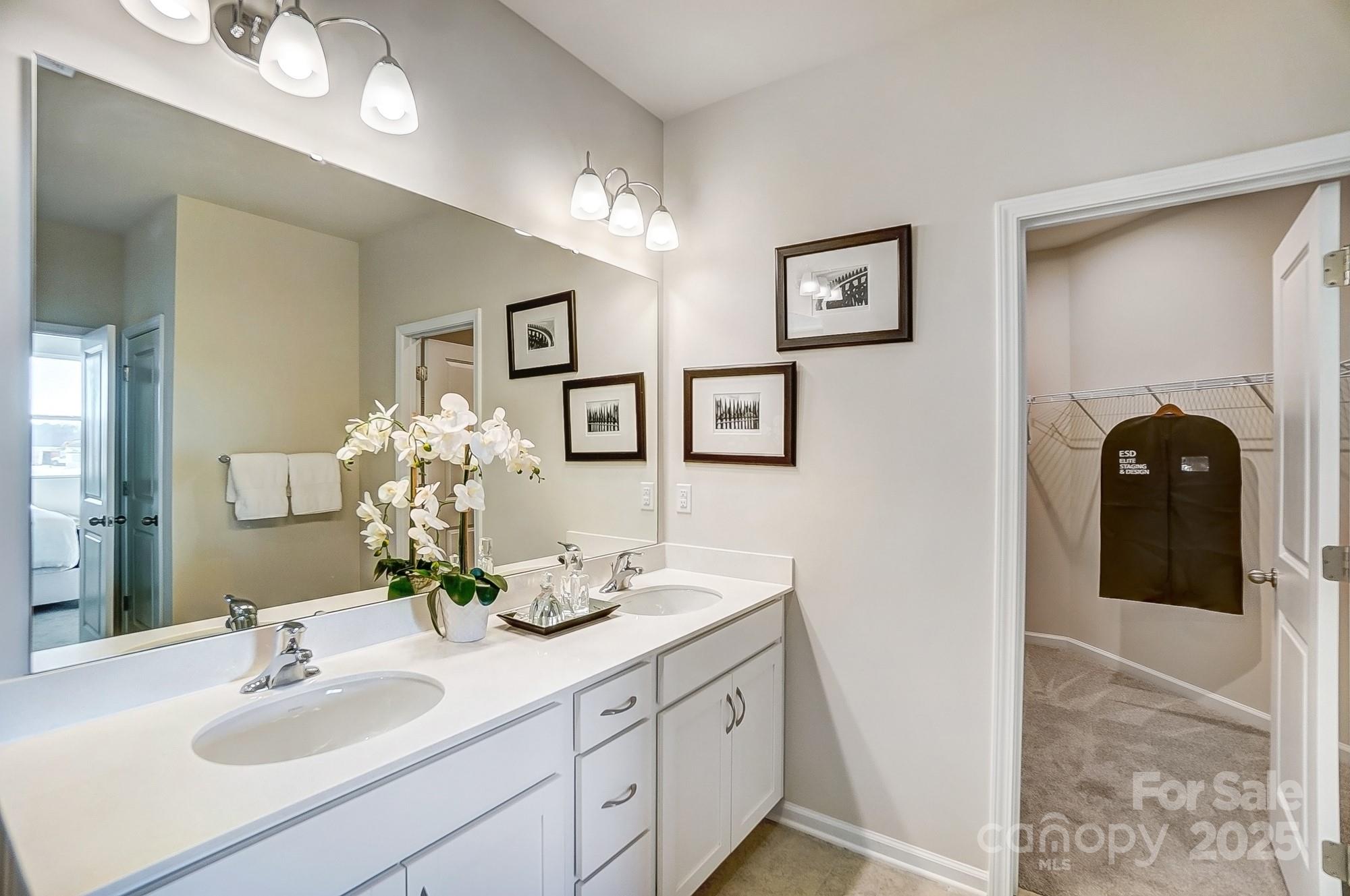 2732 Westmont Drive Property Photo 20