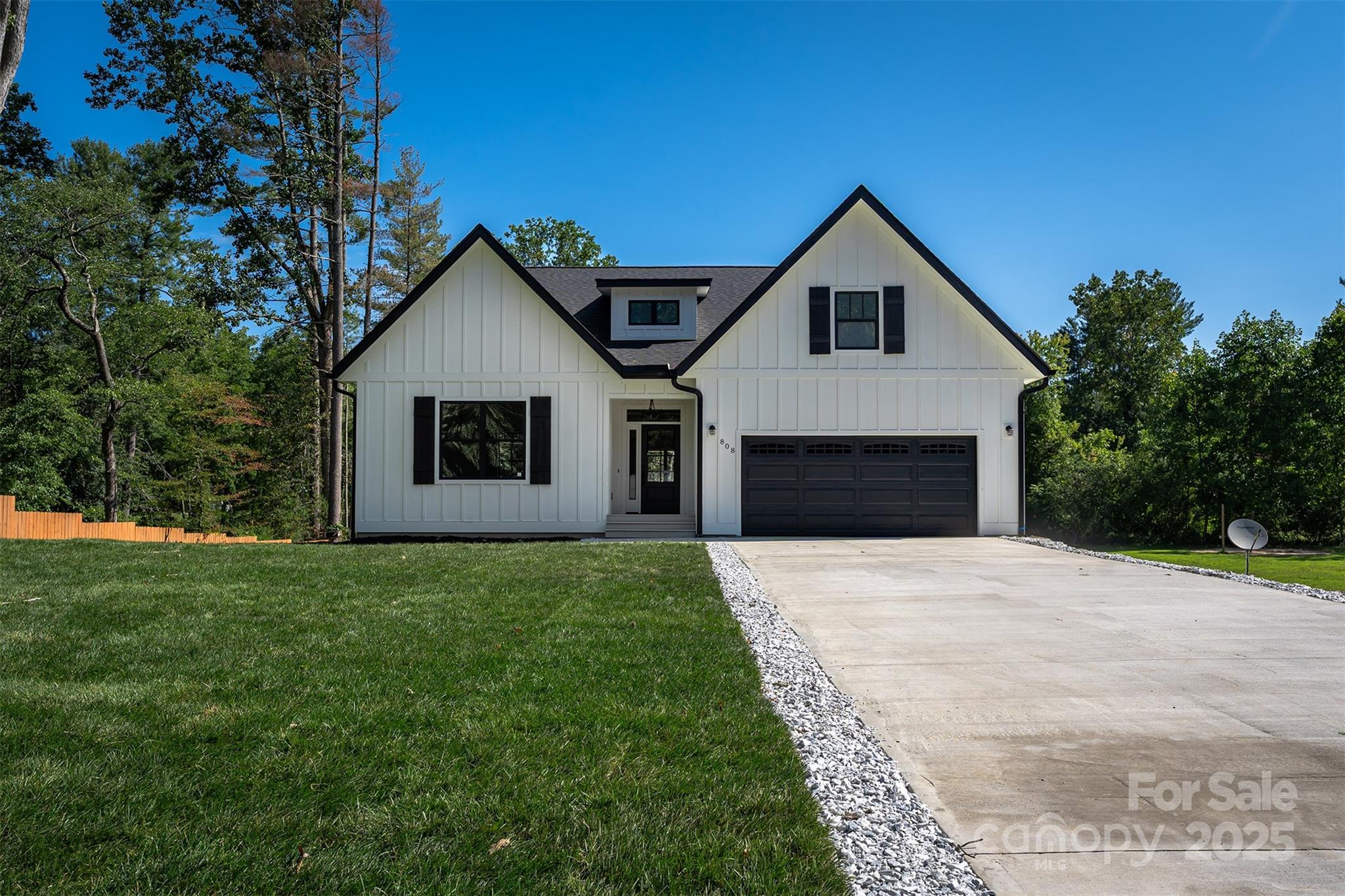 808 Maybank Drive Property Photo 2