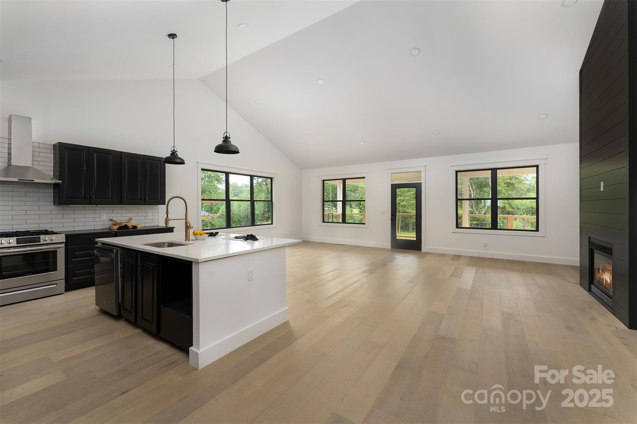 808 Maybank Drive Property Photo 4