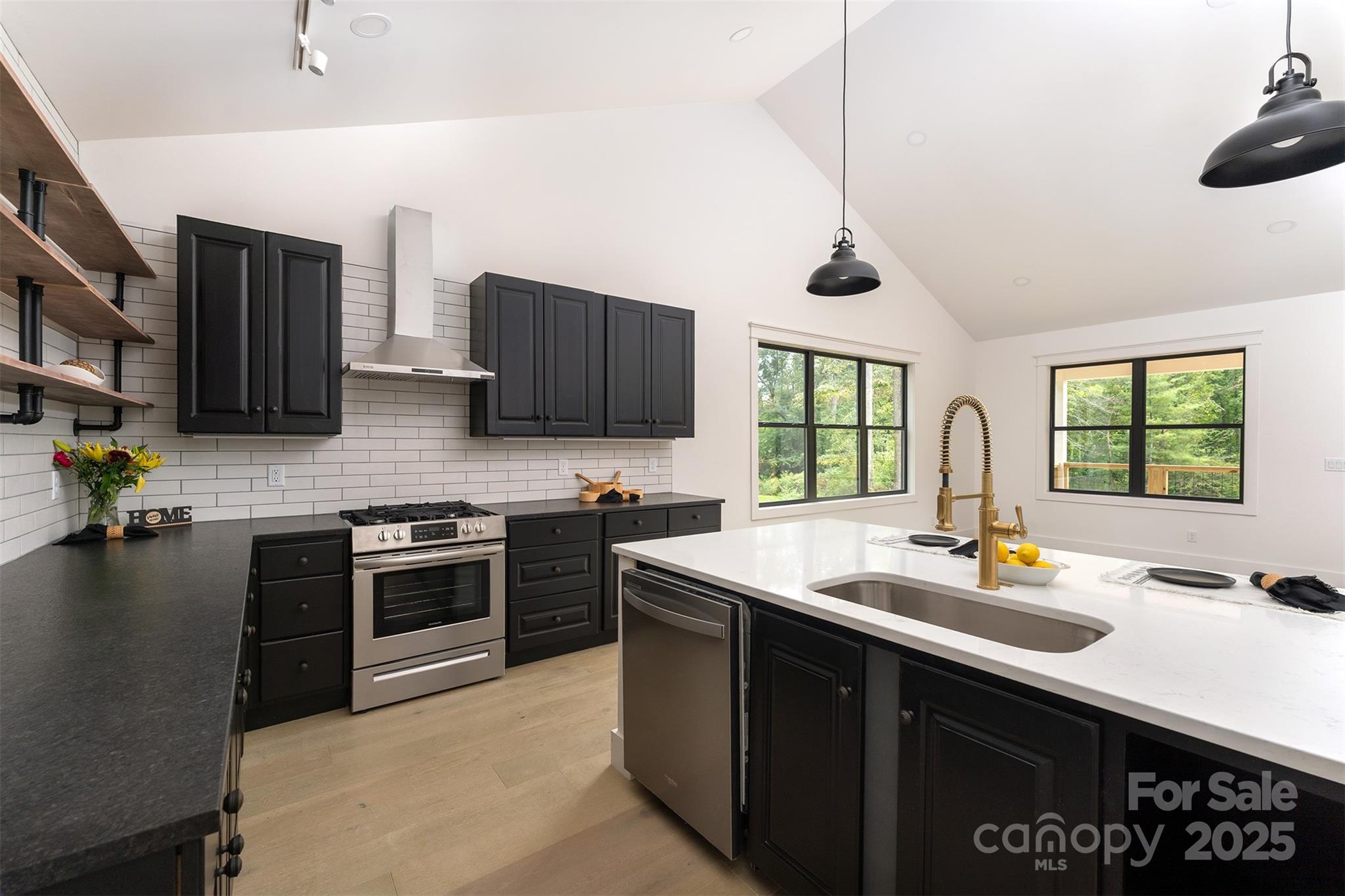 808 Maybank Drive Property Photo 7