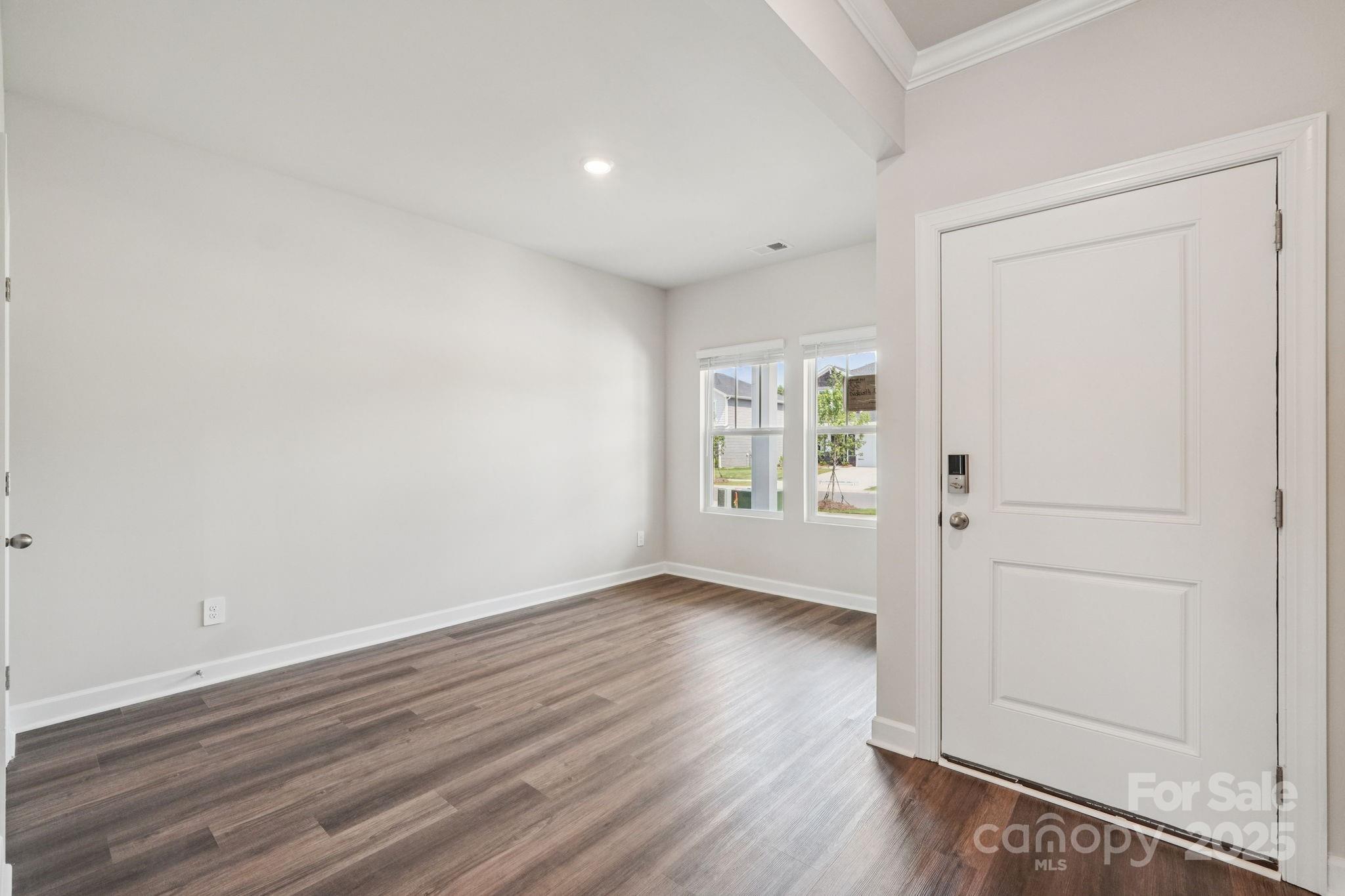 1480 Carthage Drive Property Photo 3