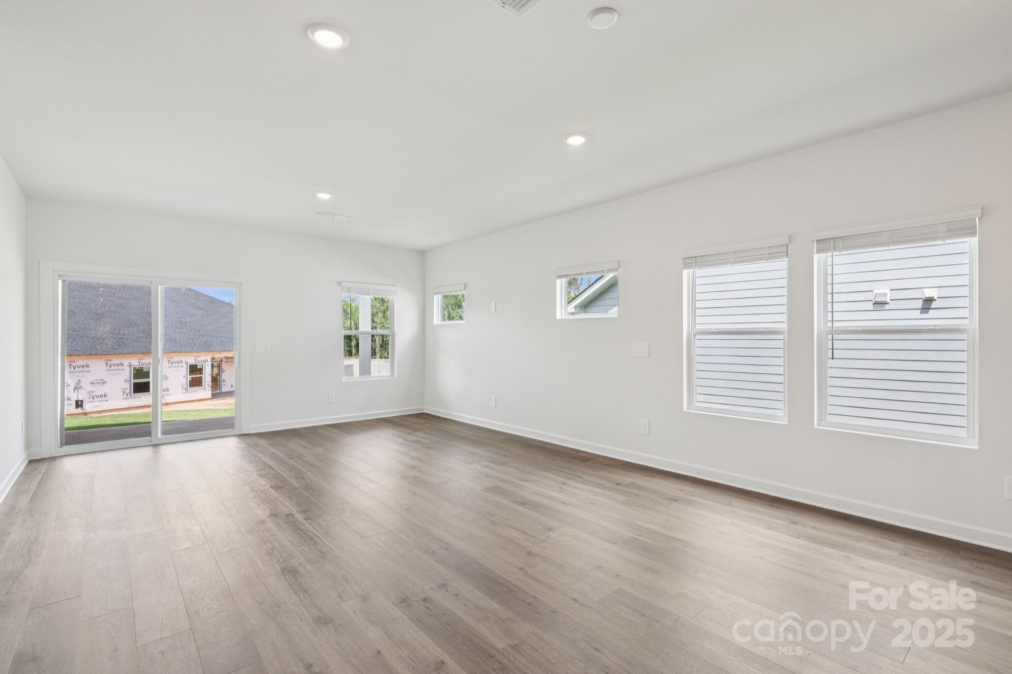 708 Palmer Pendleton Way Property Photo 6