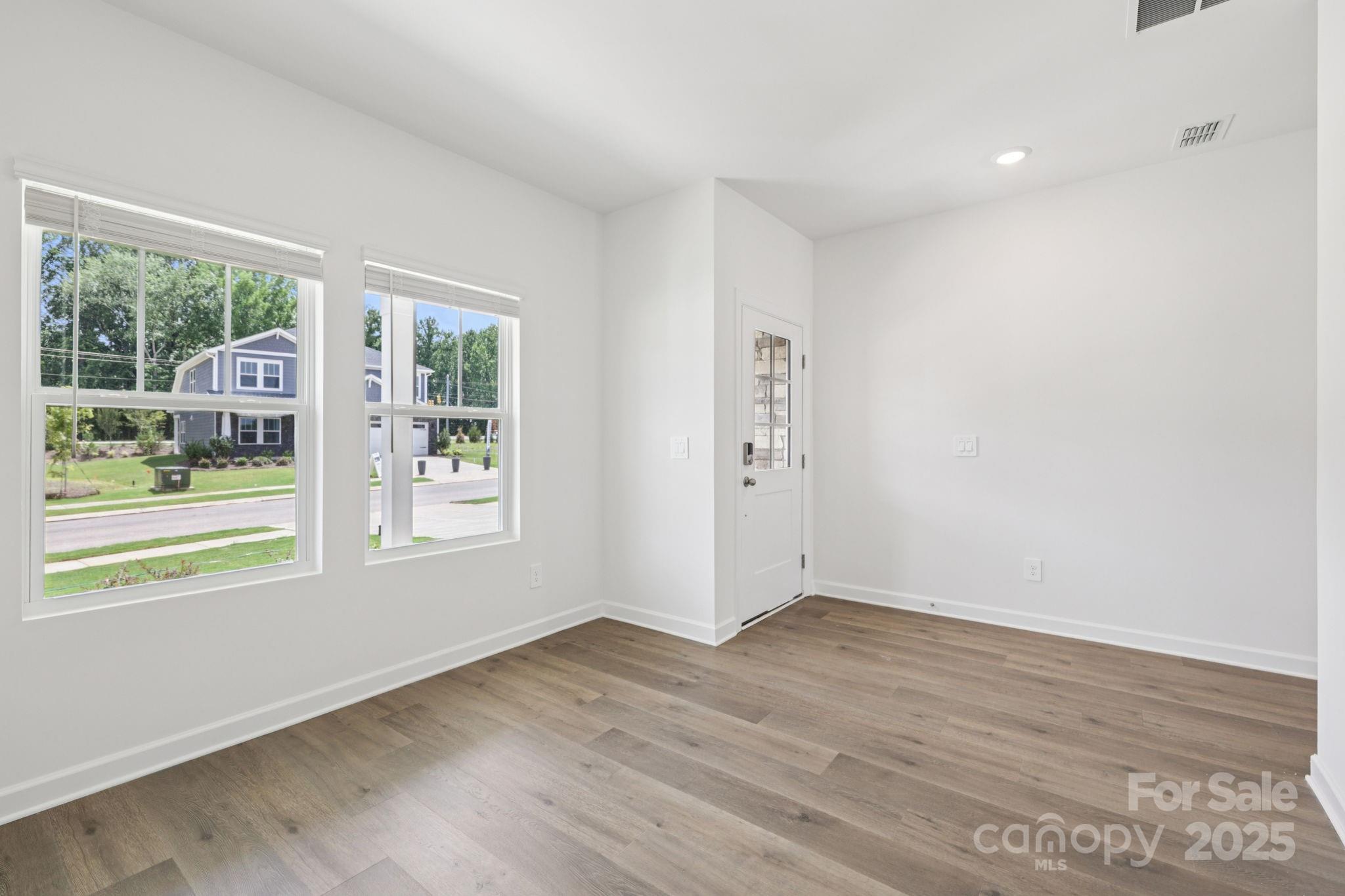 708 Palmer Pendleton Way Property Photo 8