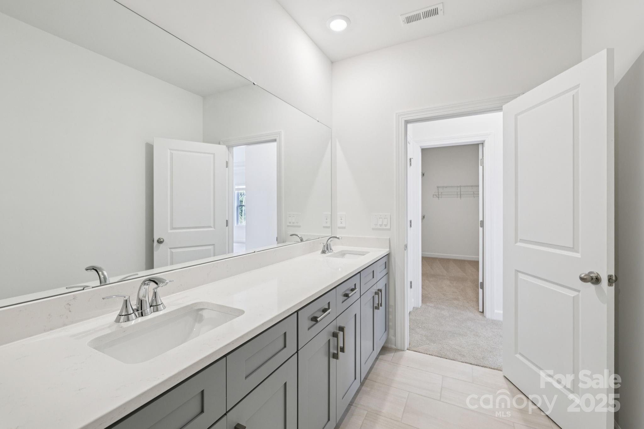 708 Palmer Pendleton Way Property Photo 13