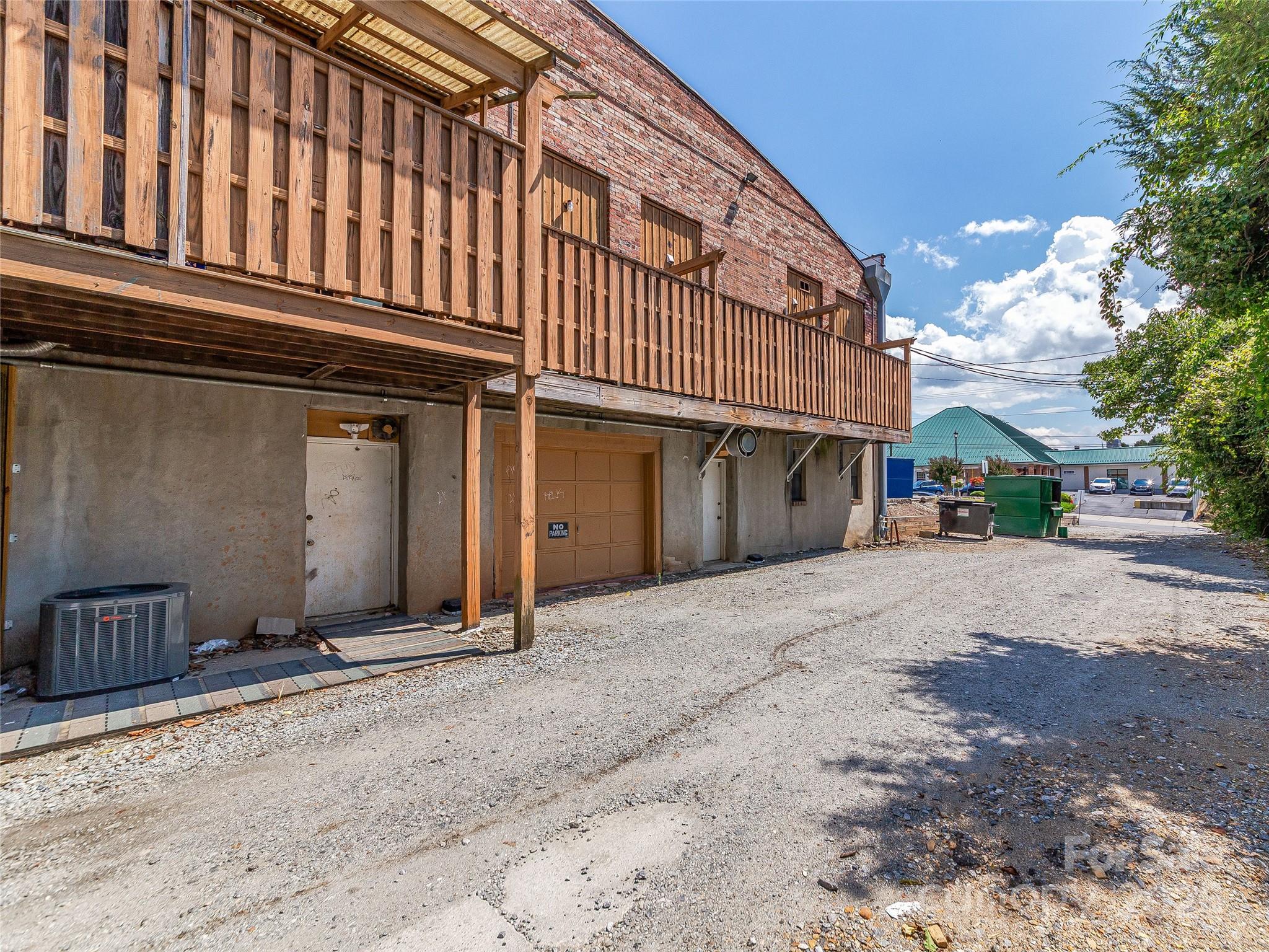 125 S Main Street Property Photo 40