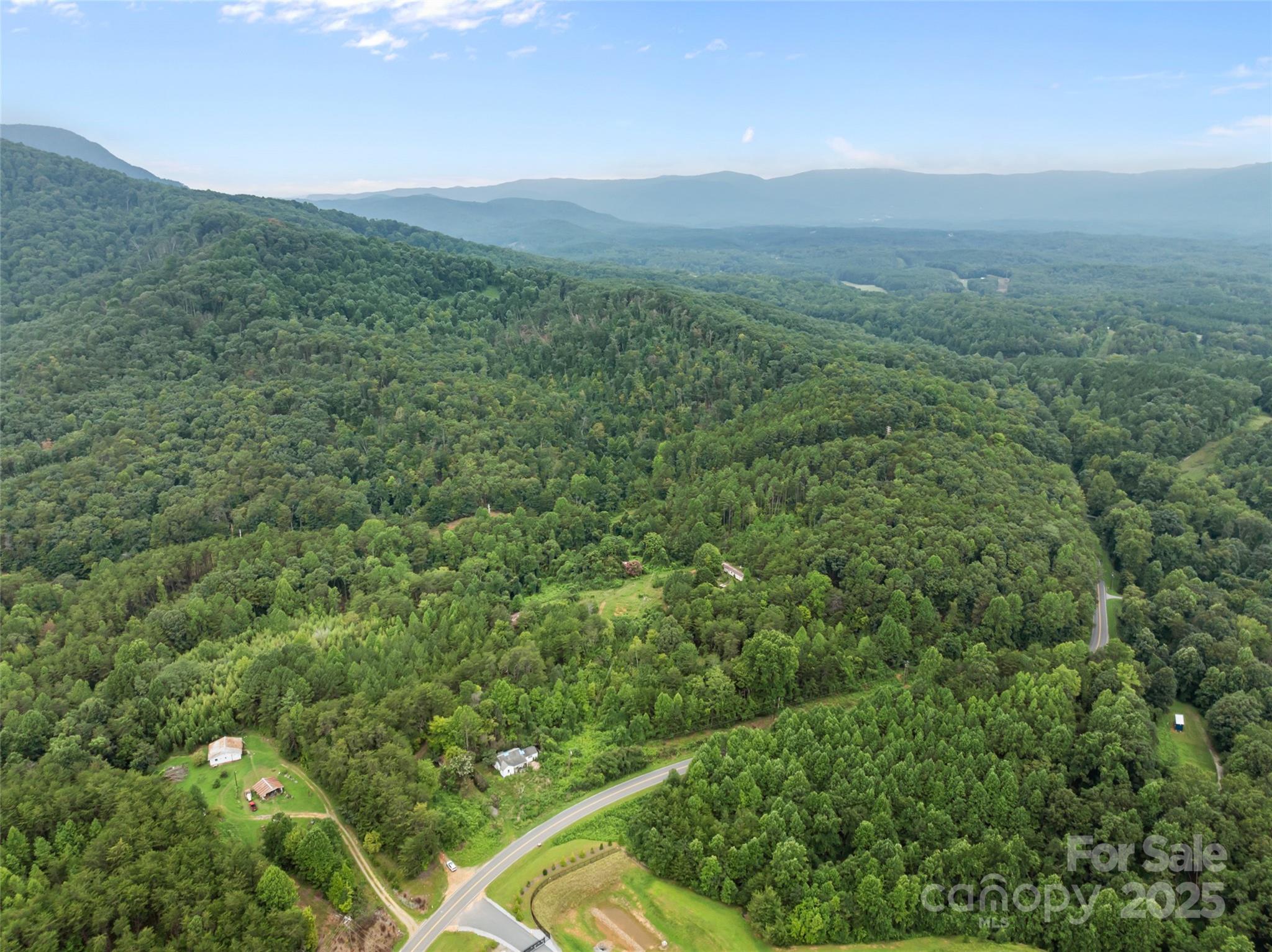 823 Silver Creek Road Property Photo 3