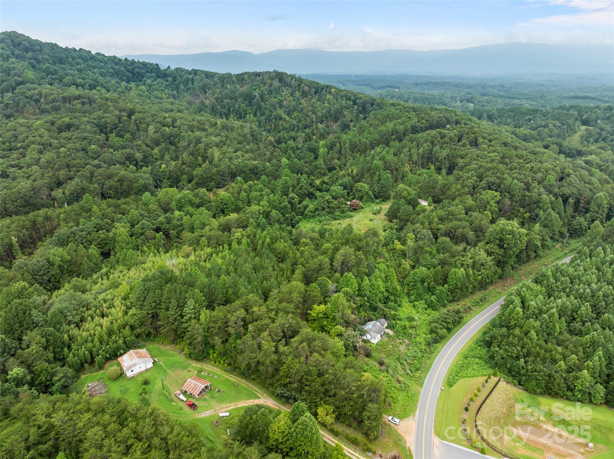 823 Silver Creek Road Property Photo 7