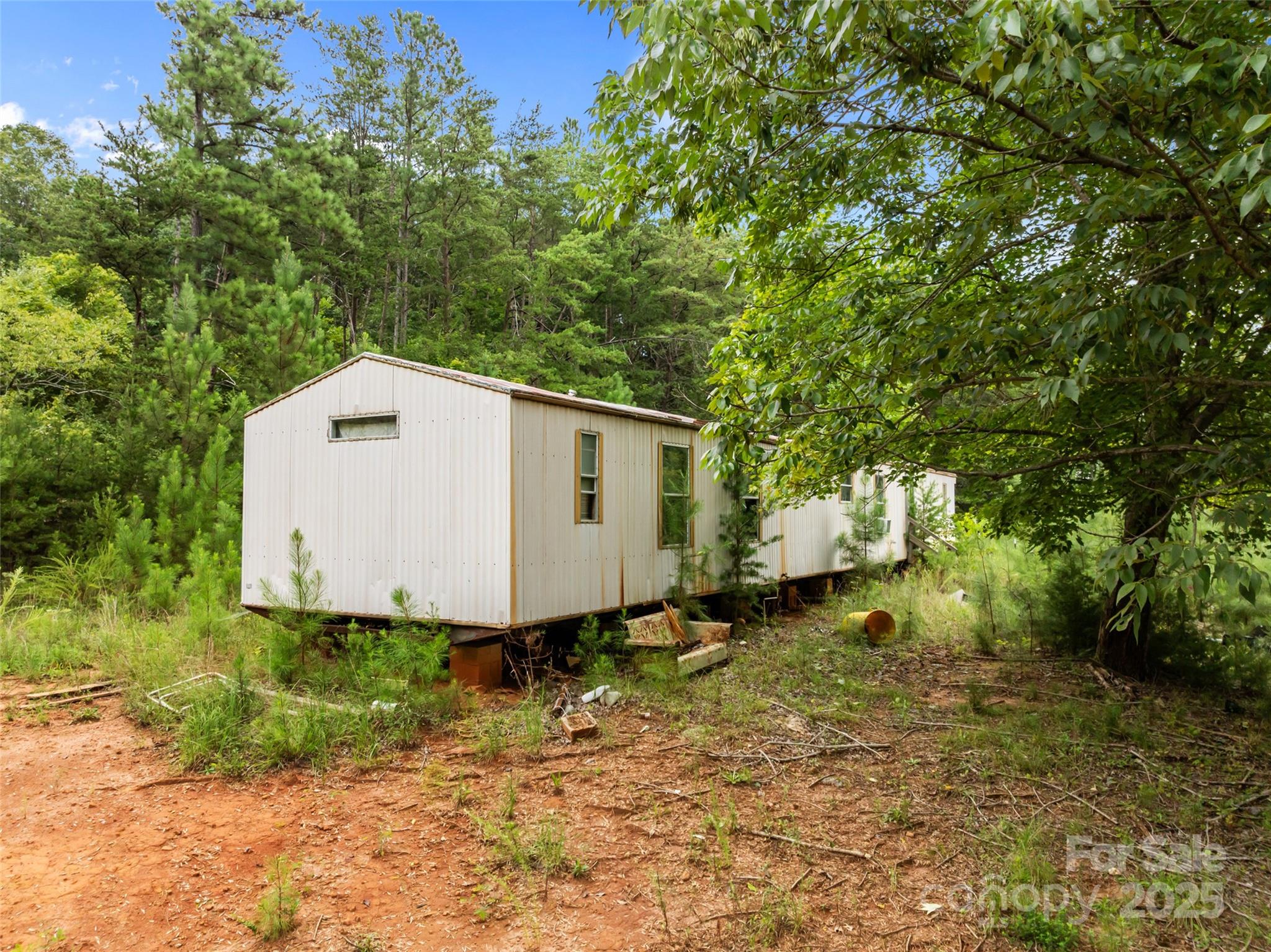 823 Silver Creek Road Property Photo 14