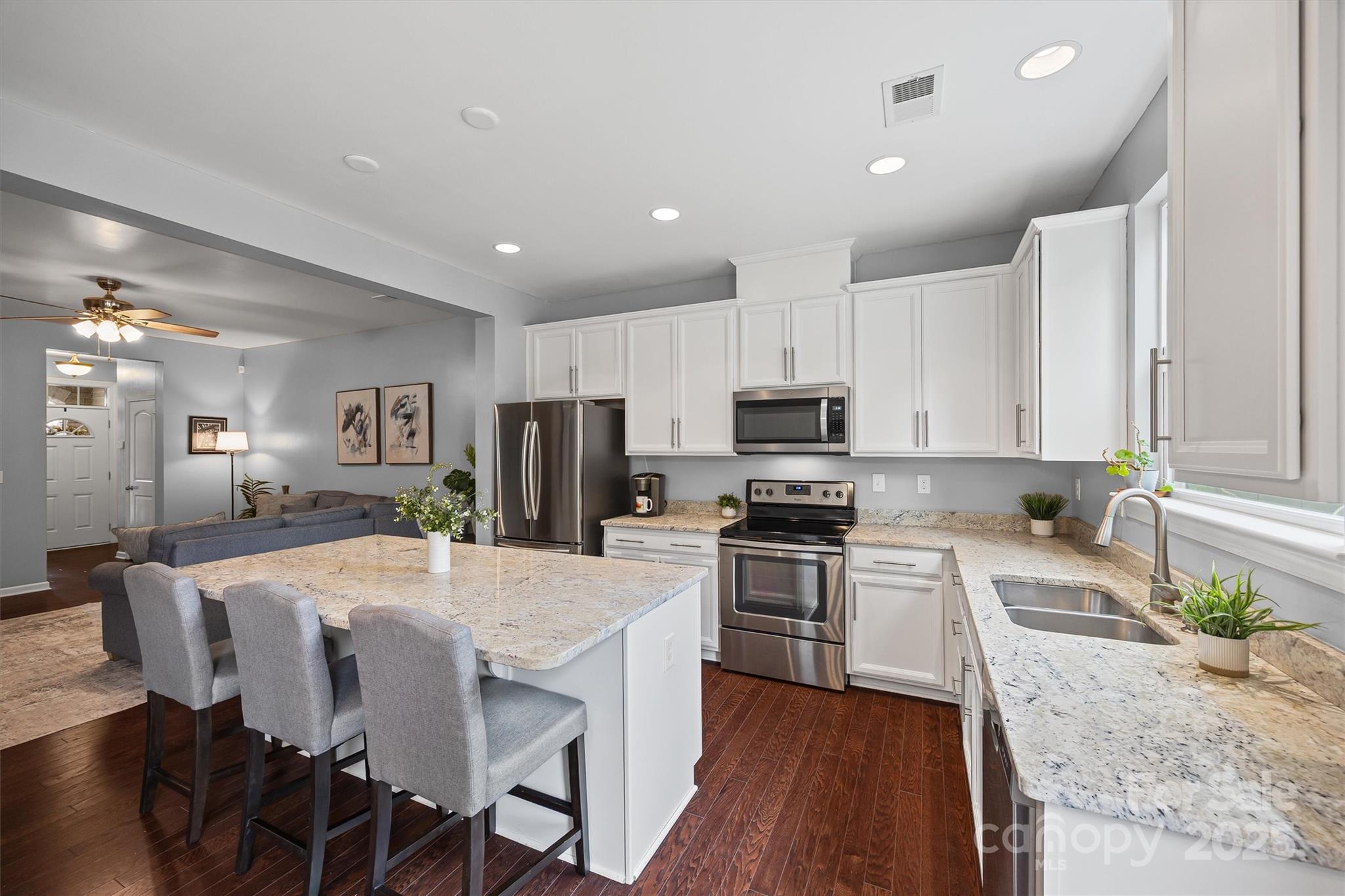 7333 Dulnian Way Property Photo 8