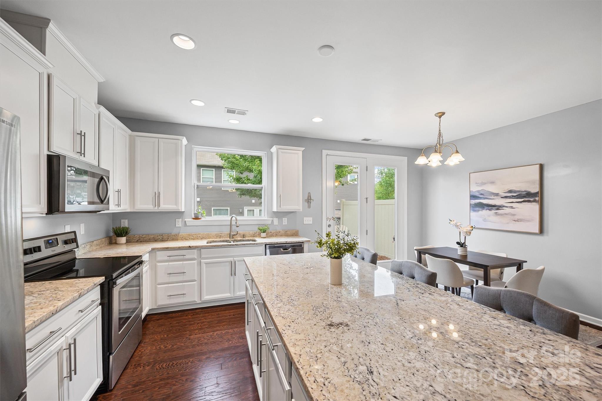 7333 Dulnian Way Property Photo 10