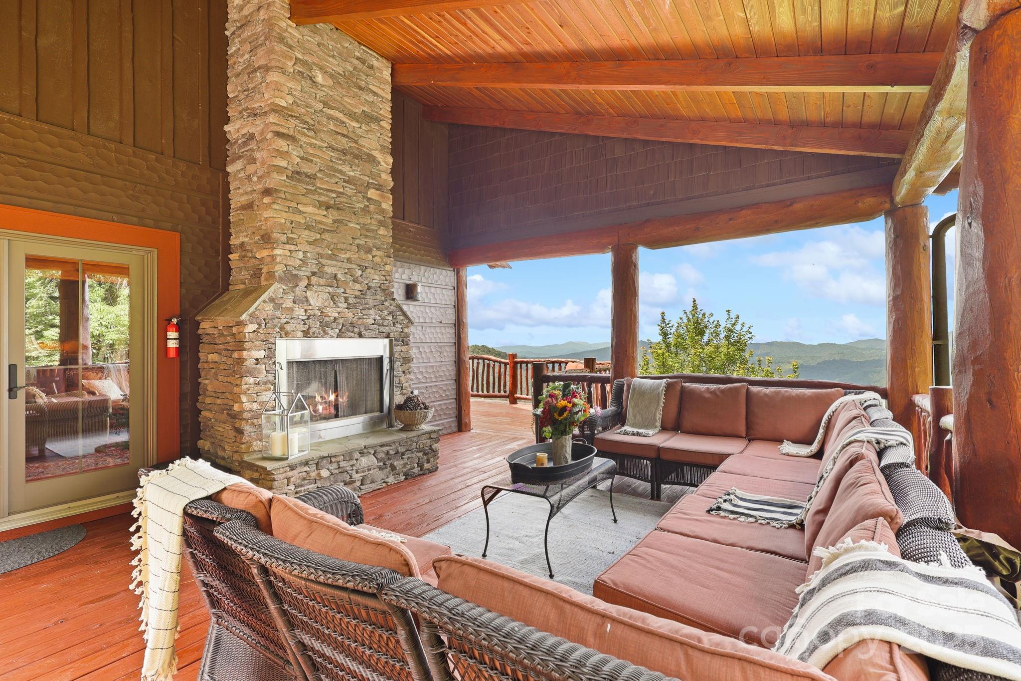 635 Acorn Nvno Property Photo 5