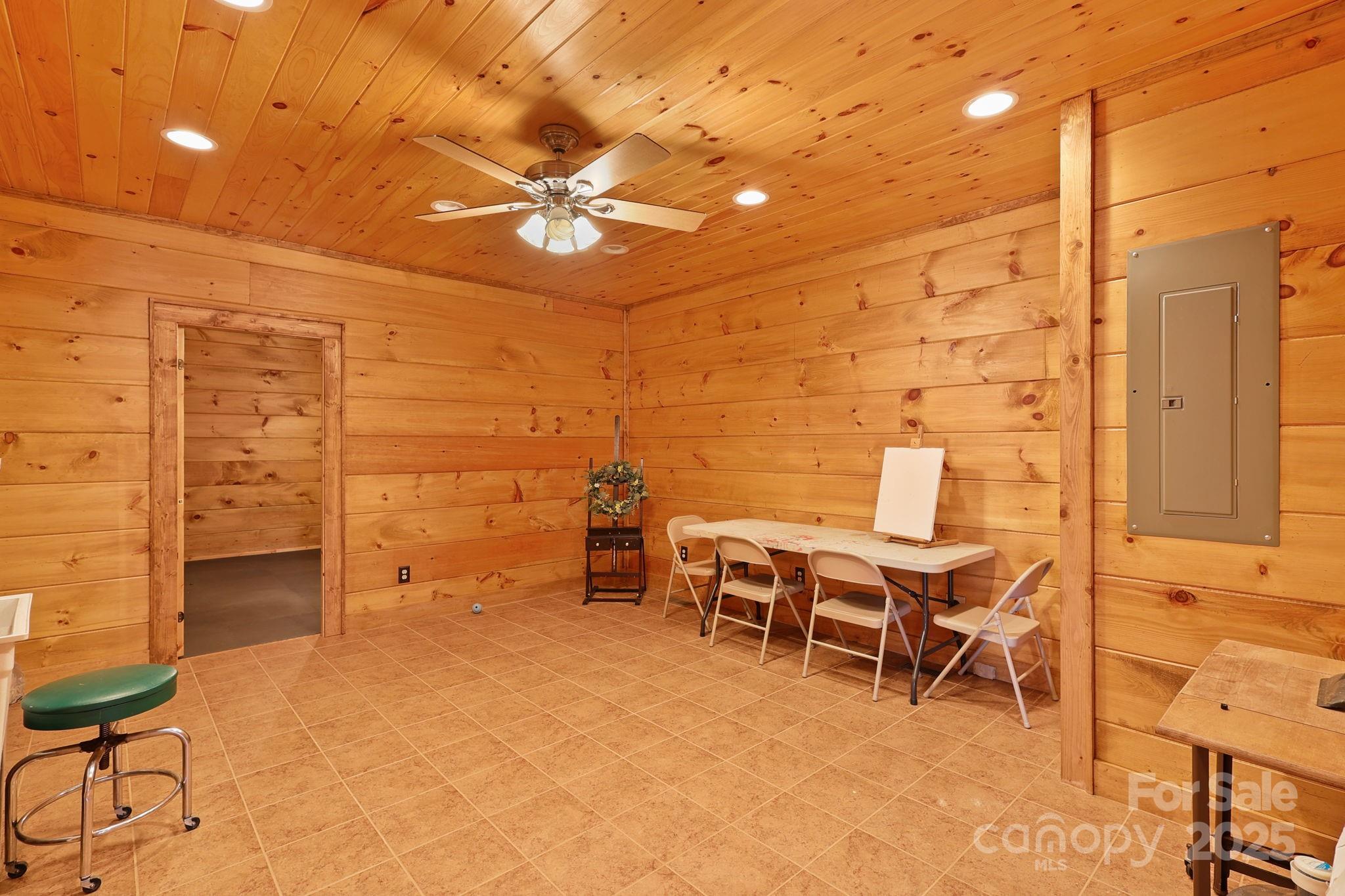 635 Acorn Nvno Property Photo 34