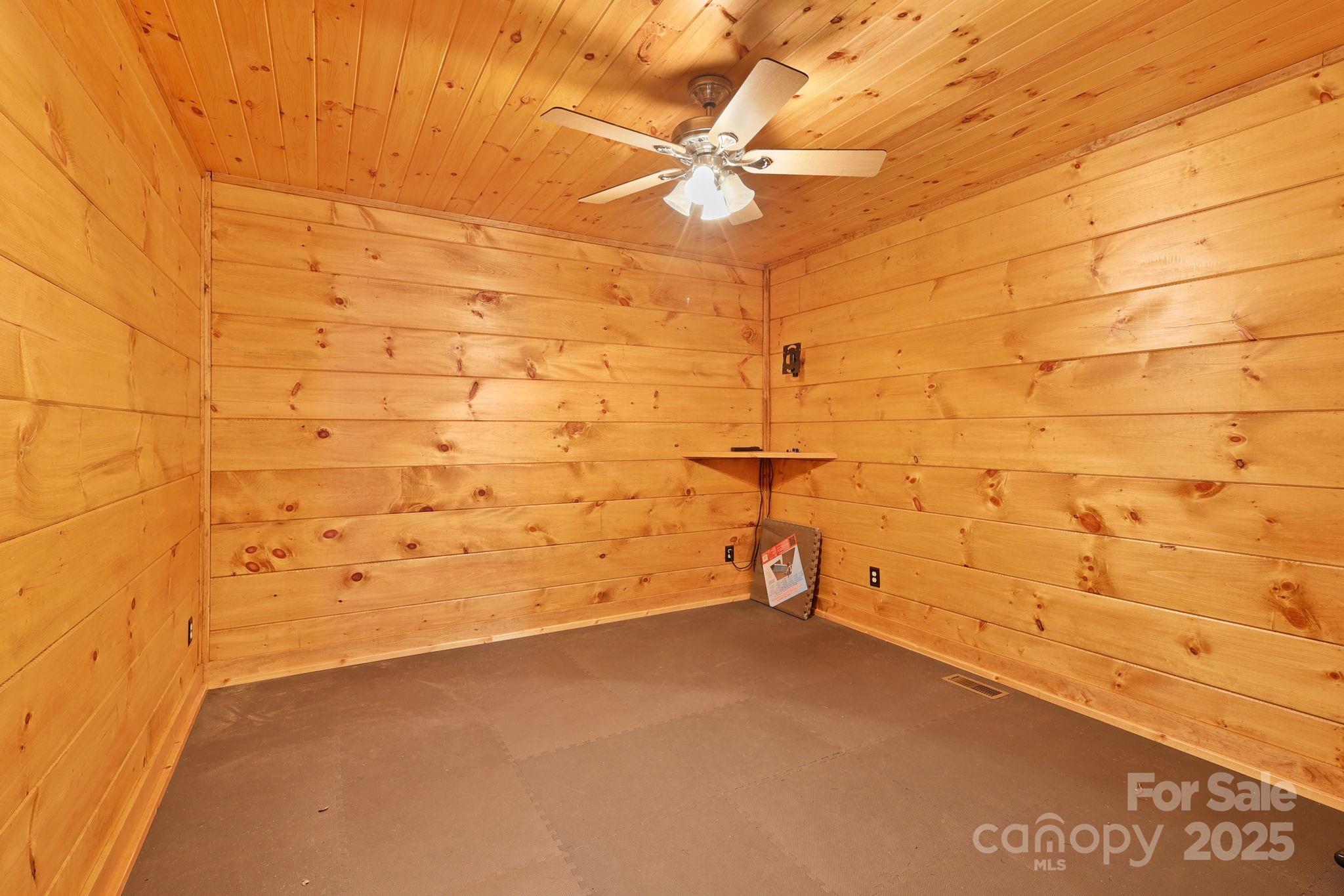 635 Acorn Nvno Property Photo 35