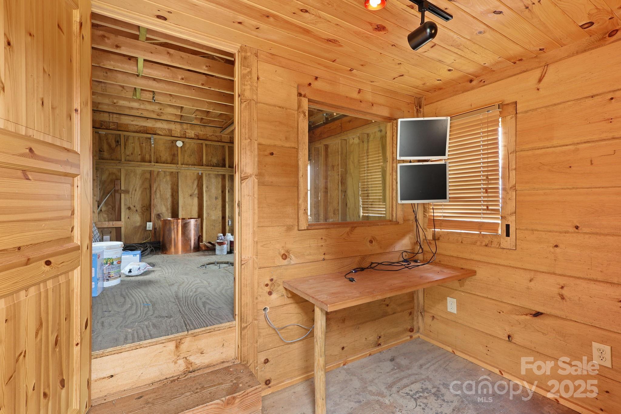 635 Acorn Nvno Property Photo 37