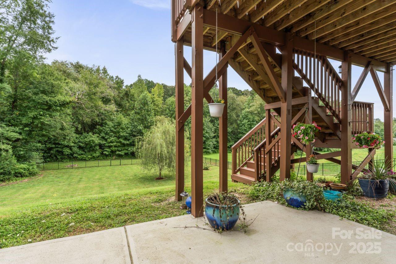 137 Rain Shadow Drive Property Photo 43