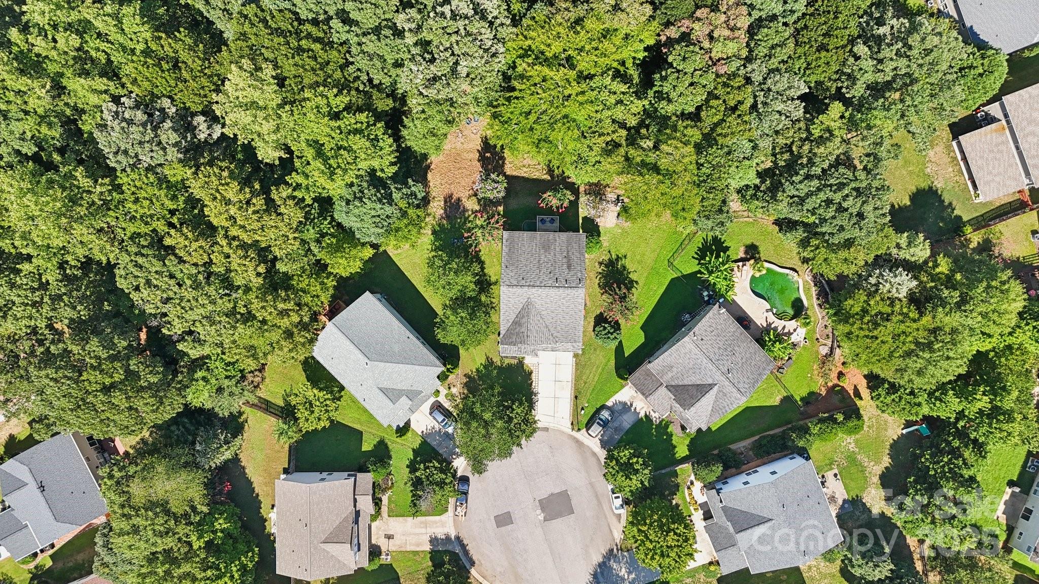 524 Buttercup Way Property Photo 3