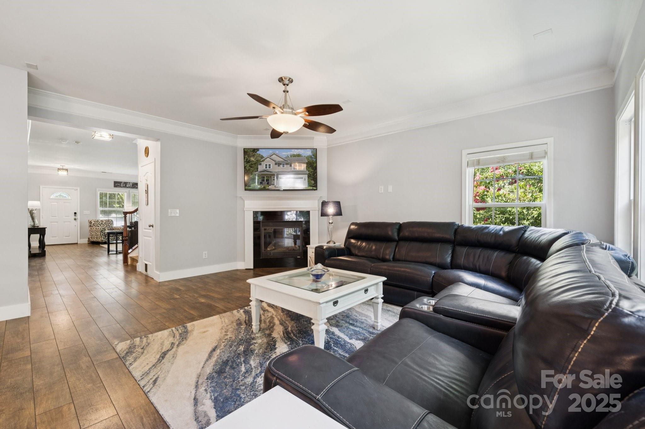 524 Buttercup Way Property Photo 7