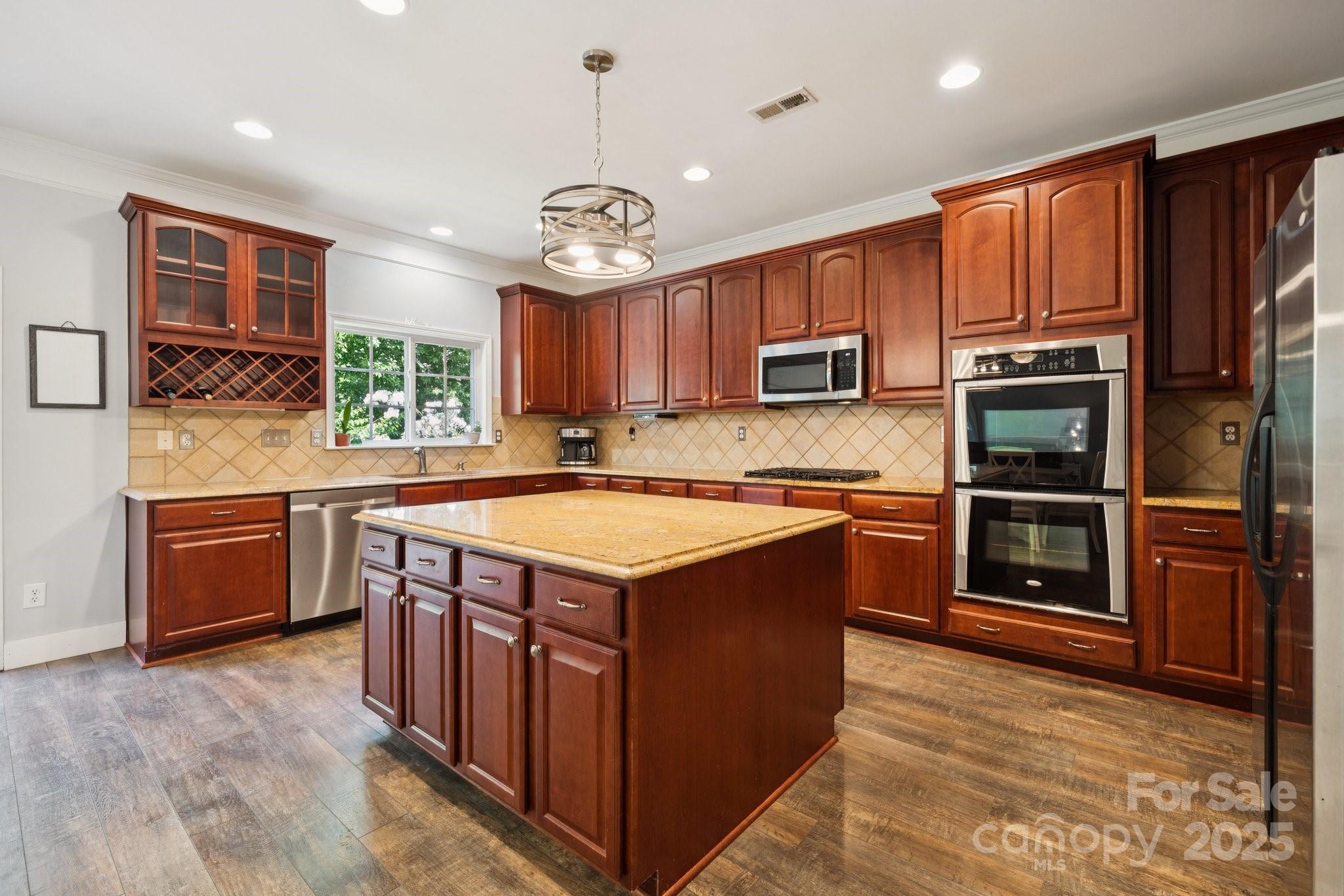 524 Buttercup Way Property Photo 10