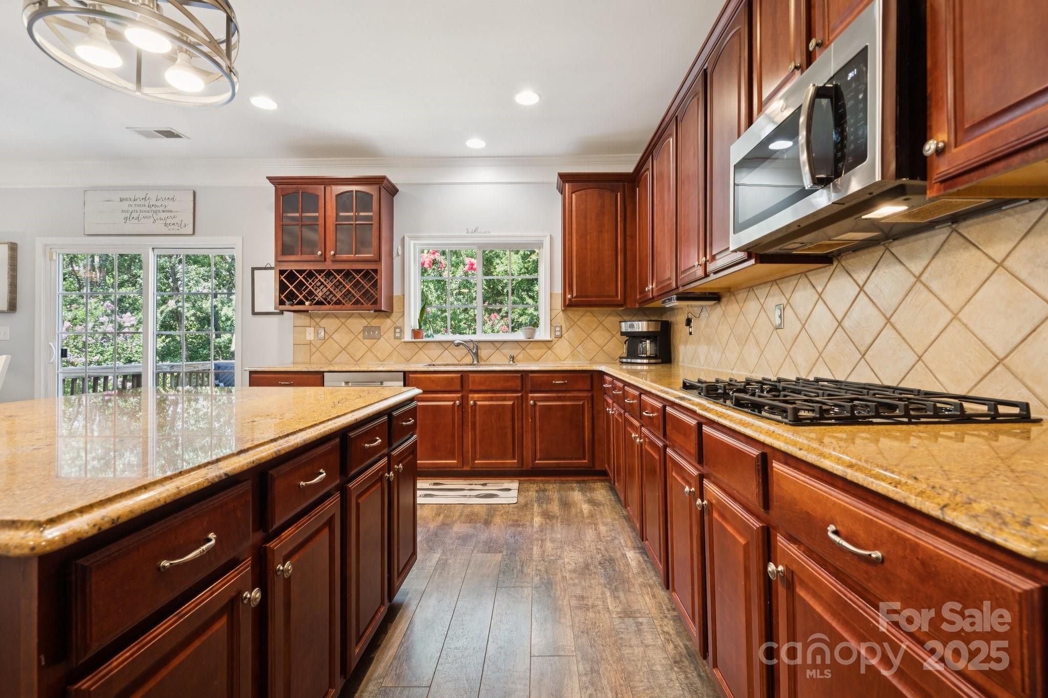 524 Buttercup Way Property Photo 11