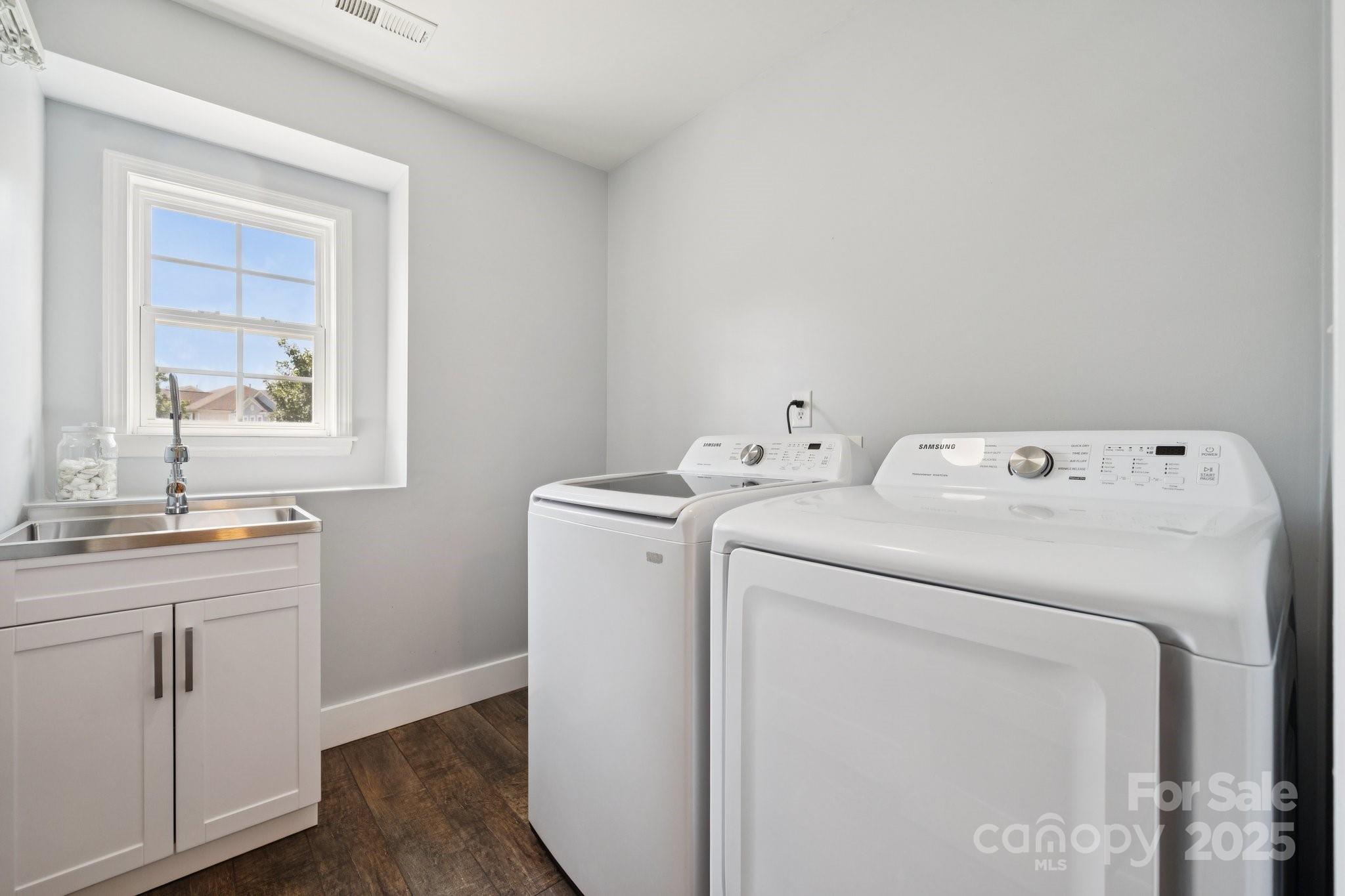 524 Buttercup Way Property Photo 24