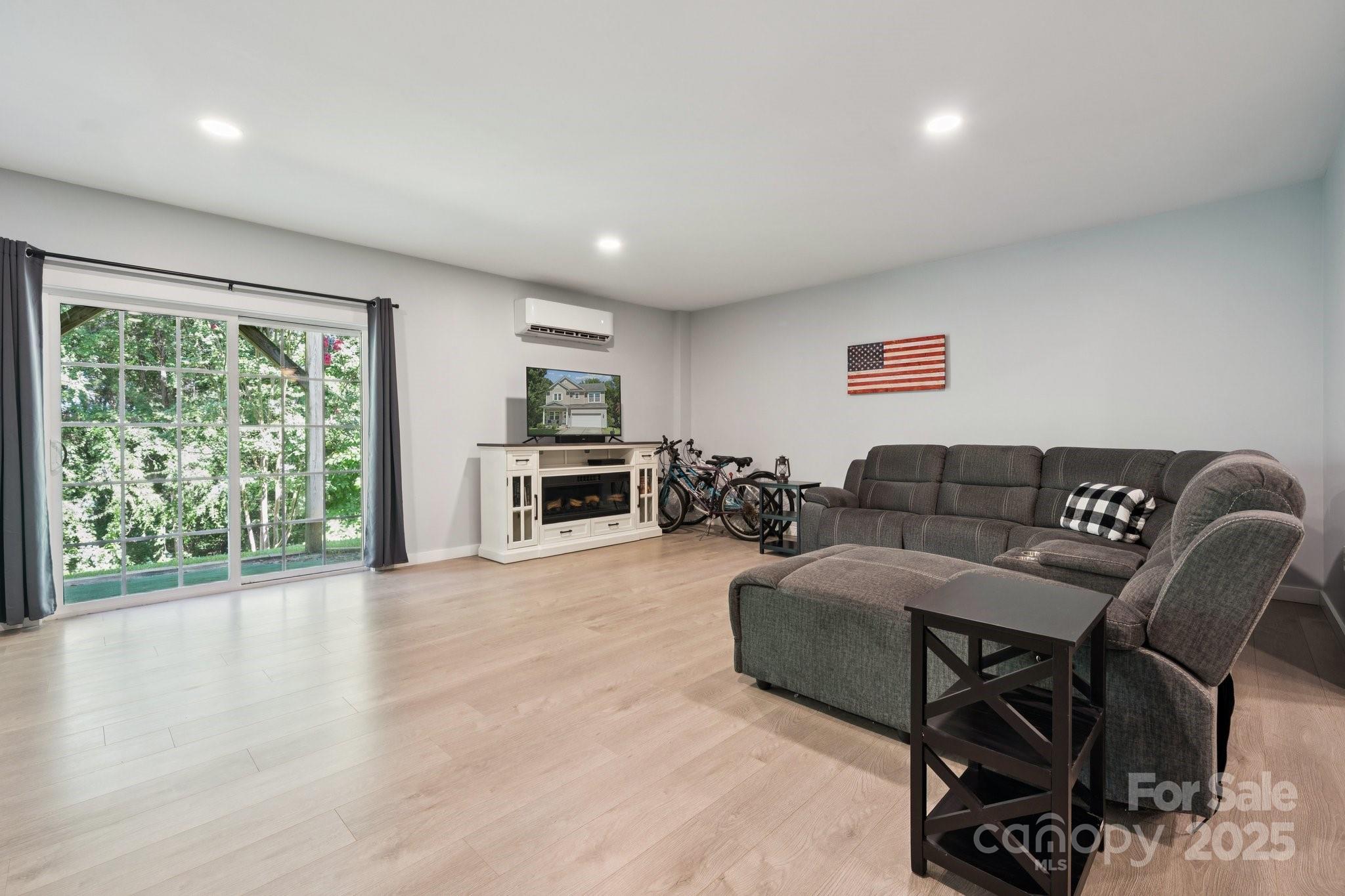 524 Buttercup Way Property Photo 27