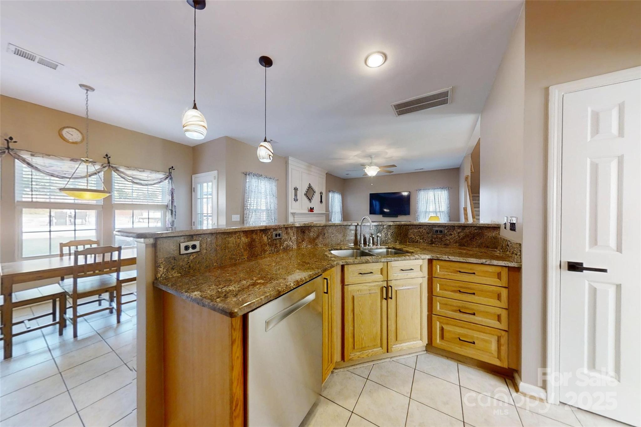 129 Easy Street Property Photo 14