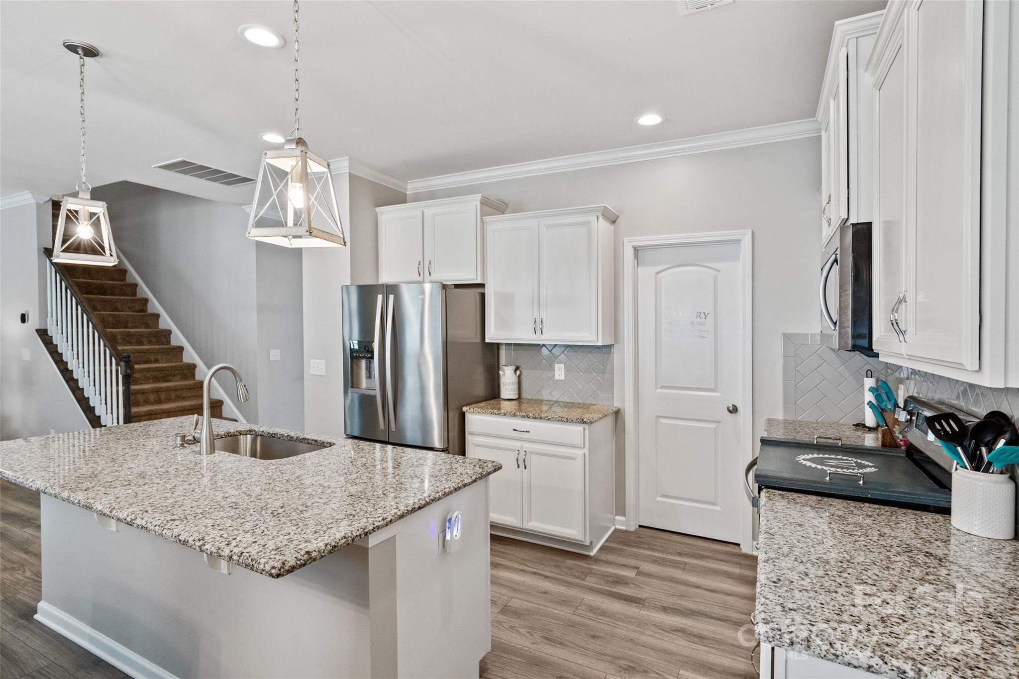 1663 Rutledge Hills Drive Property Photo 8