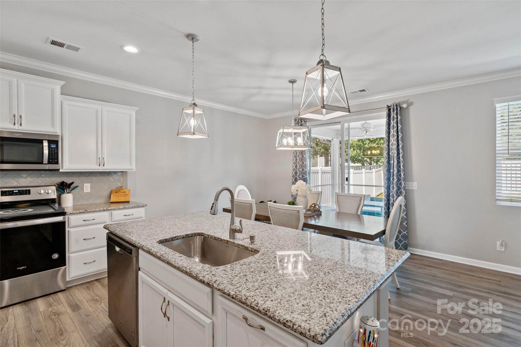 1663 Rutledge Hills Drive Property Photo 9