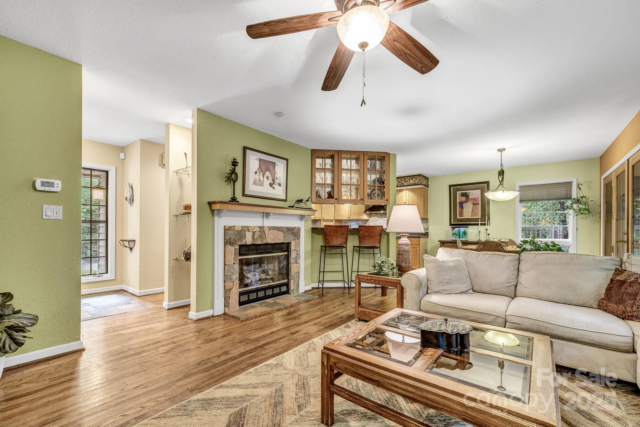 129 Nolte Way Property Photo 4