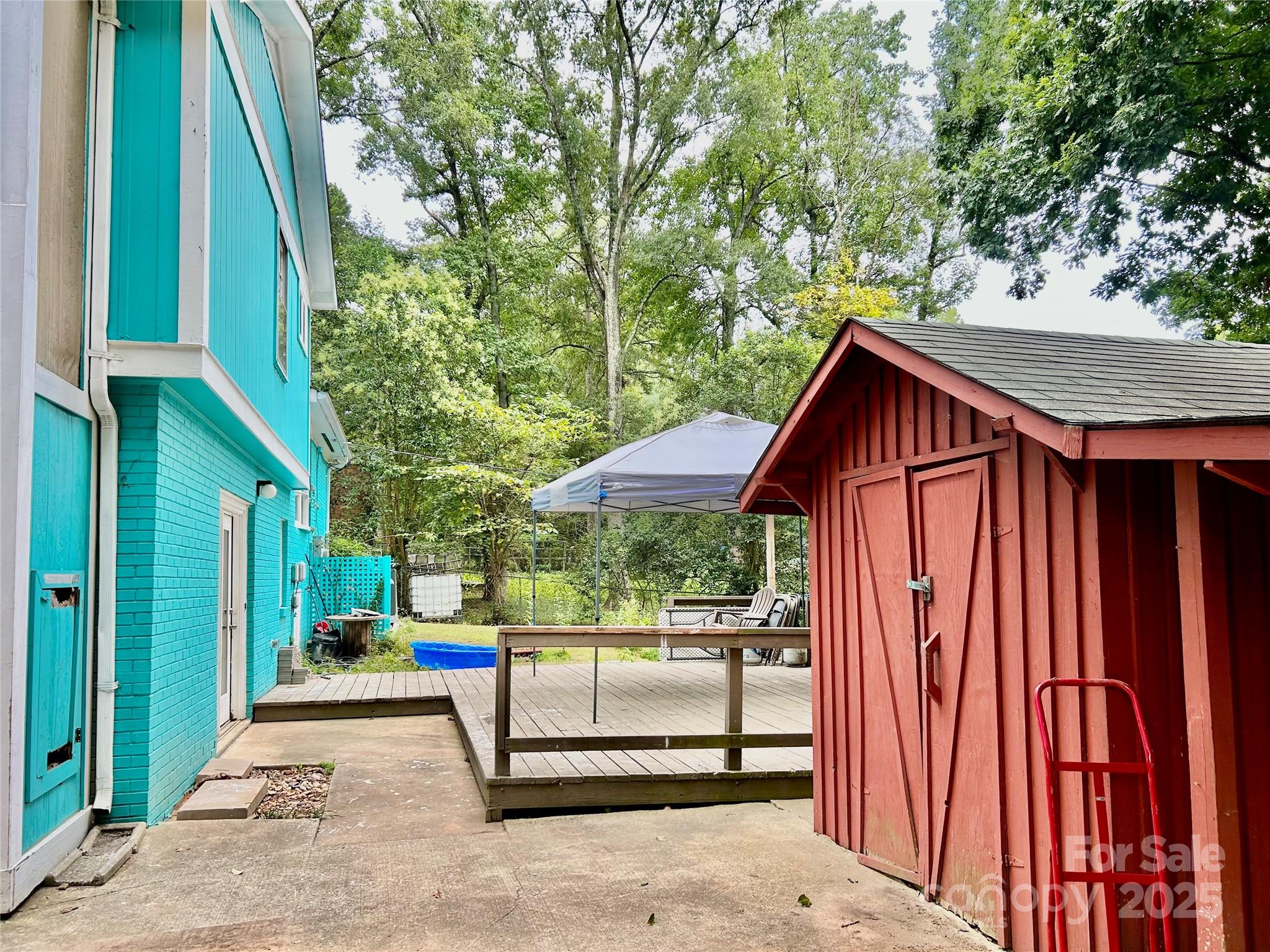 6708 Lynmont Drive Property Photo 5