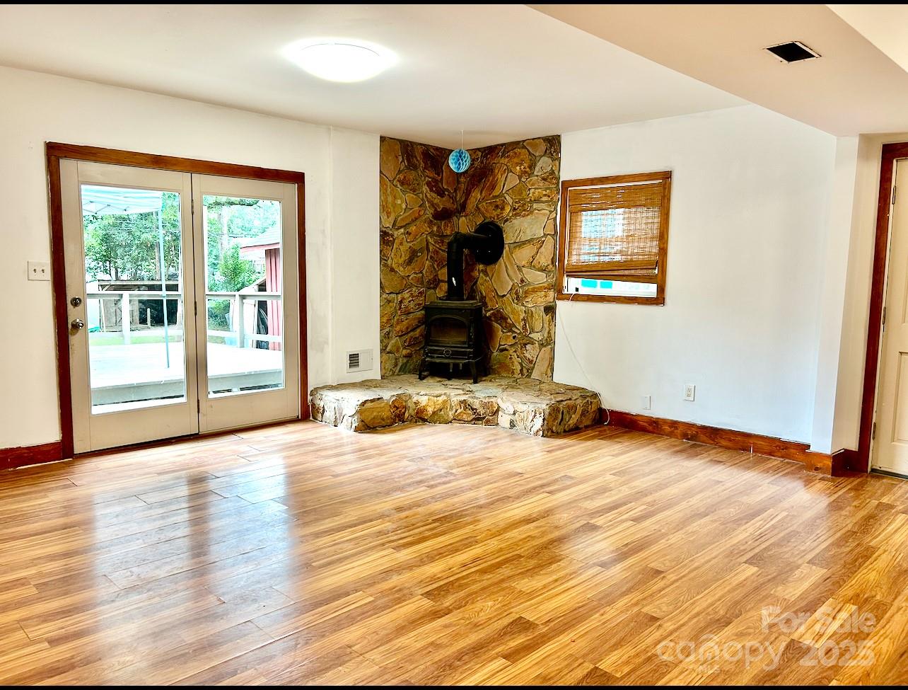 6708 Lynmont Drive Property Photo 6