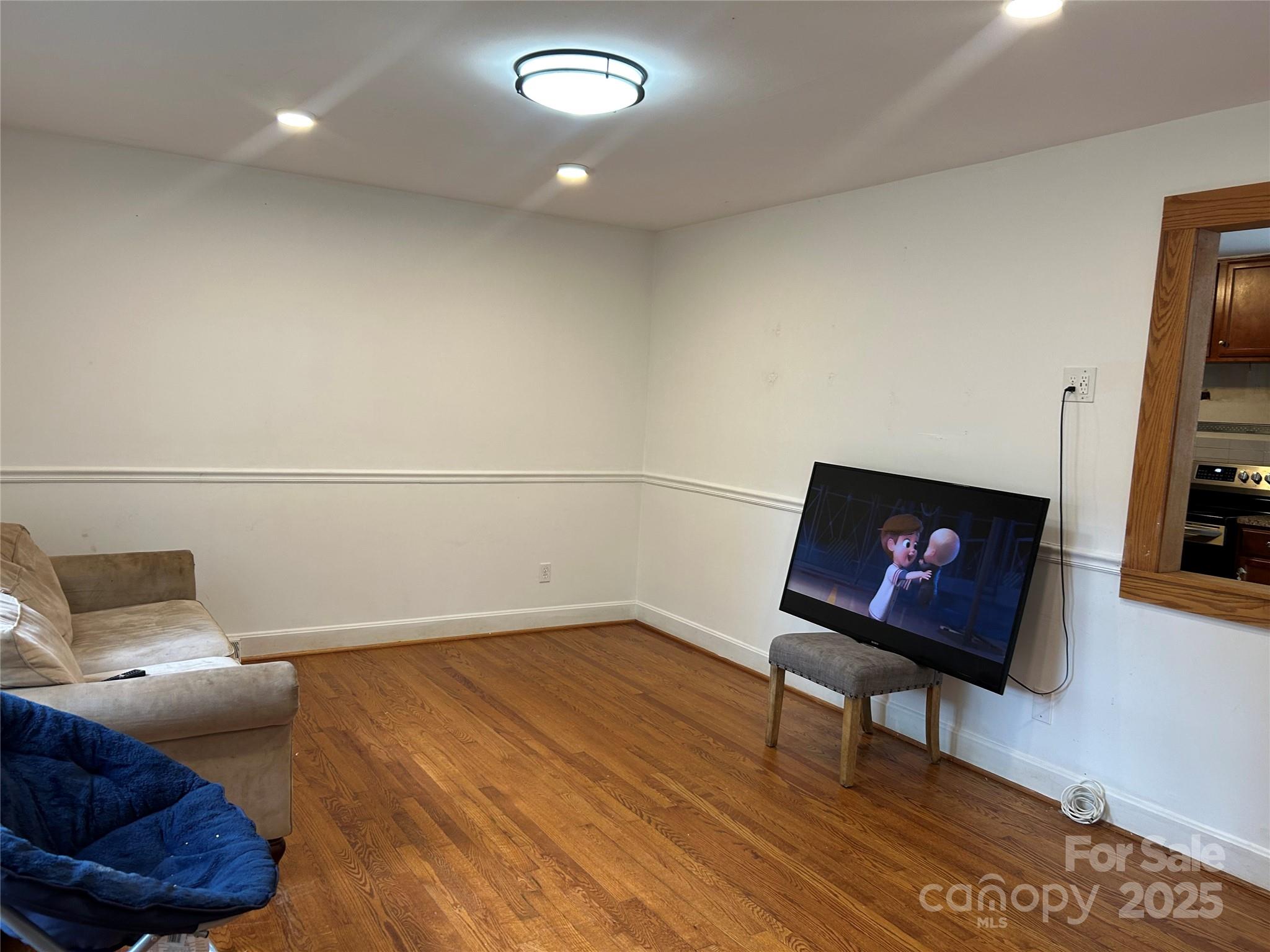 6708 Lynmont Drive Property Photo 8