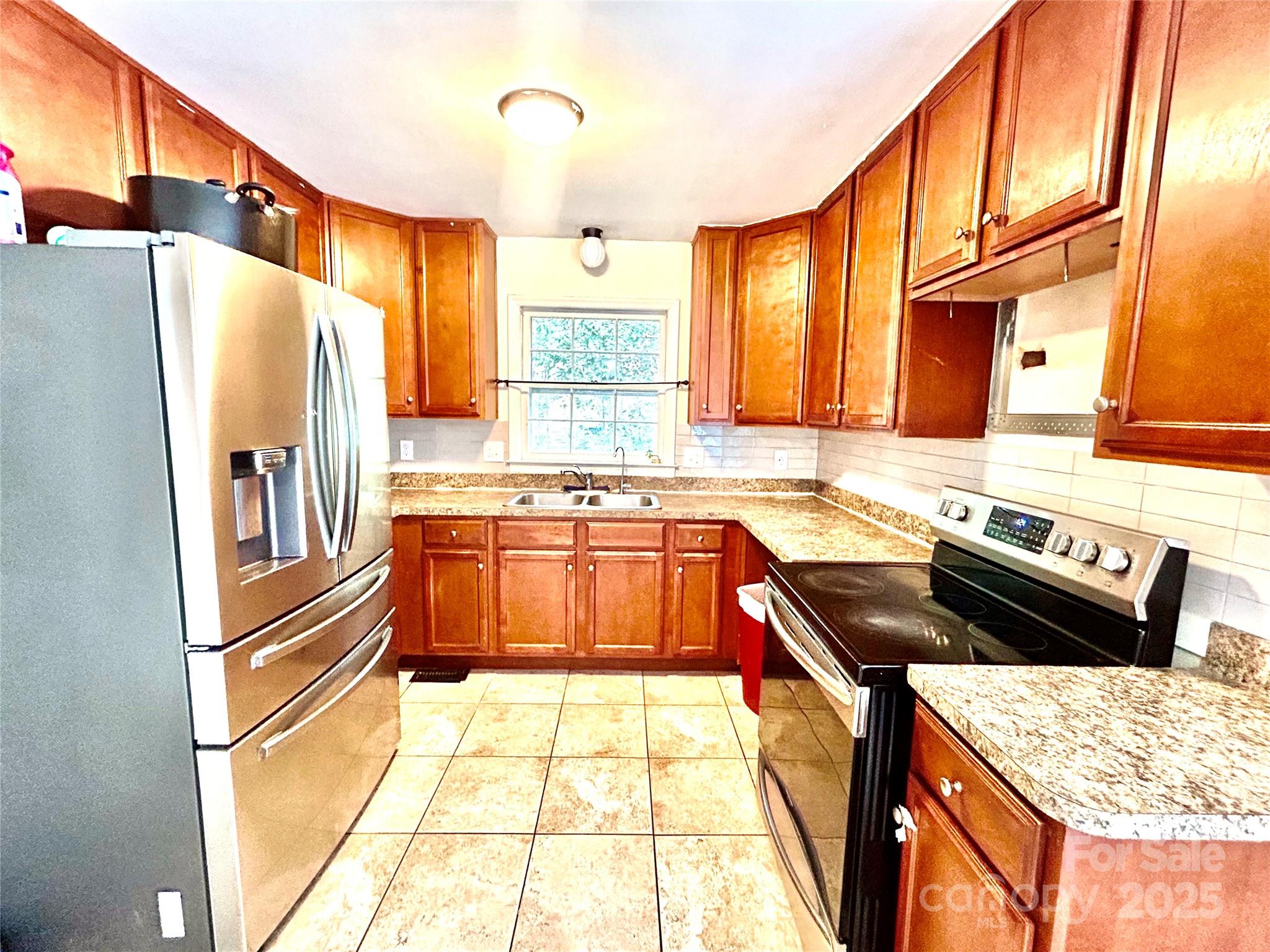 6708 Lynmont Drive Property Photo 9