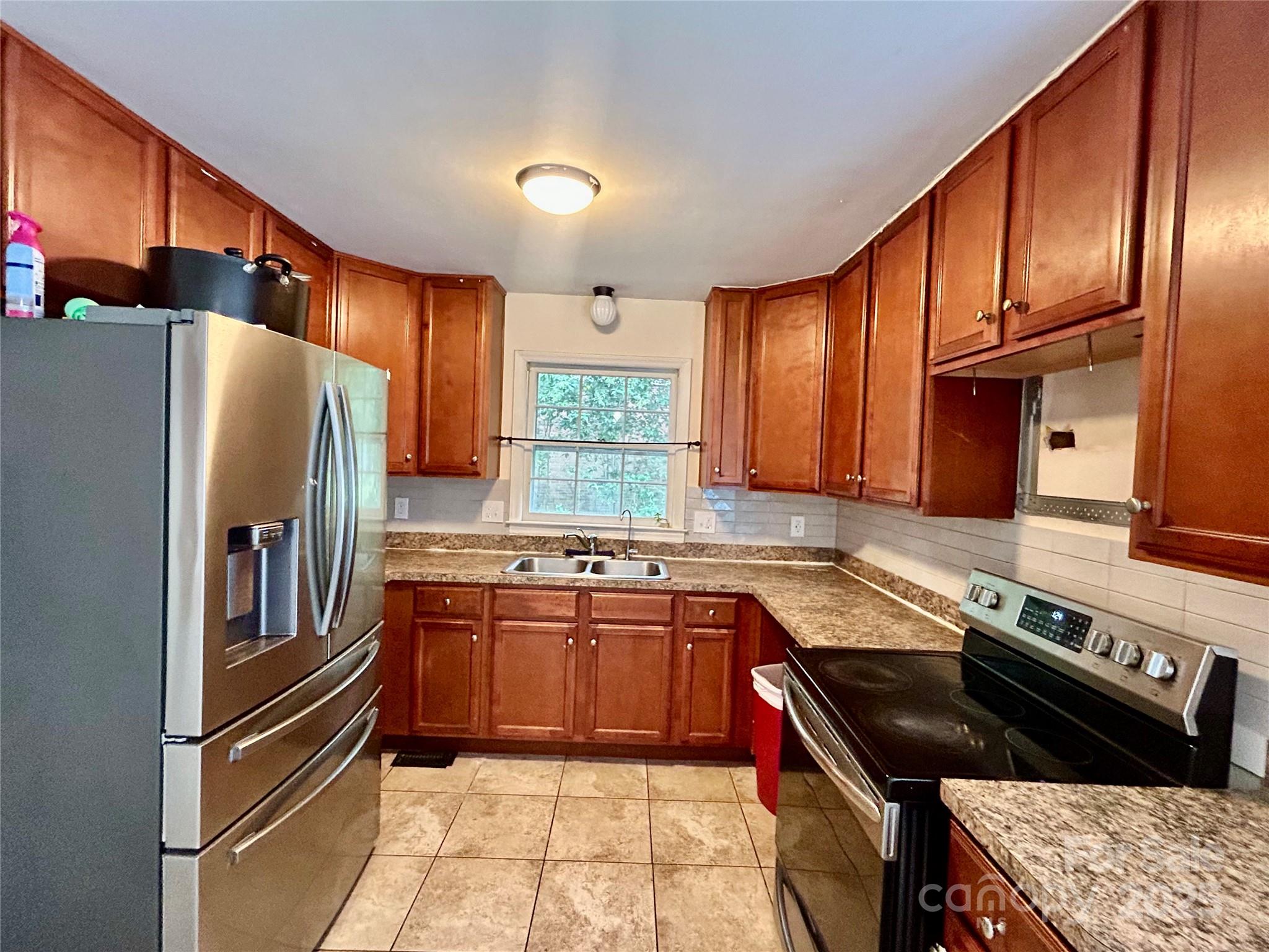 6708 Lynmont Drive Property Photo 10
