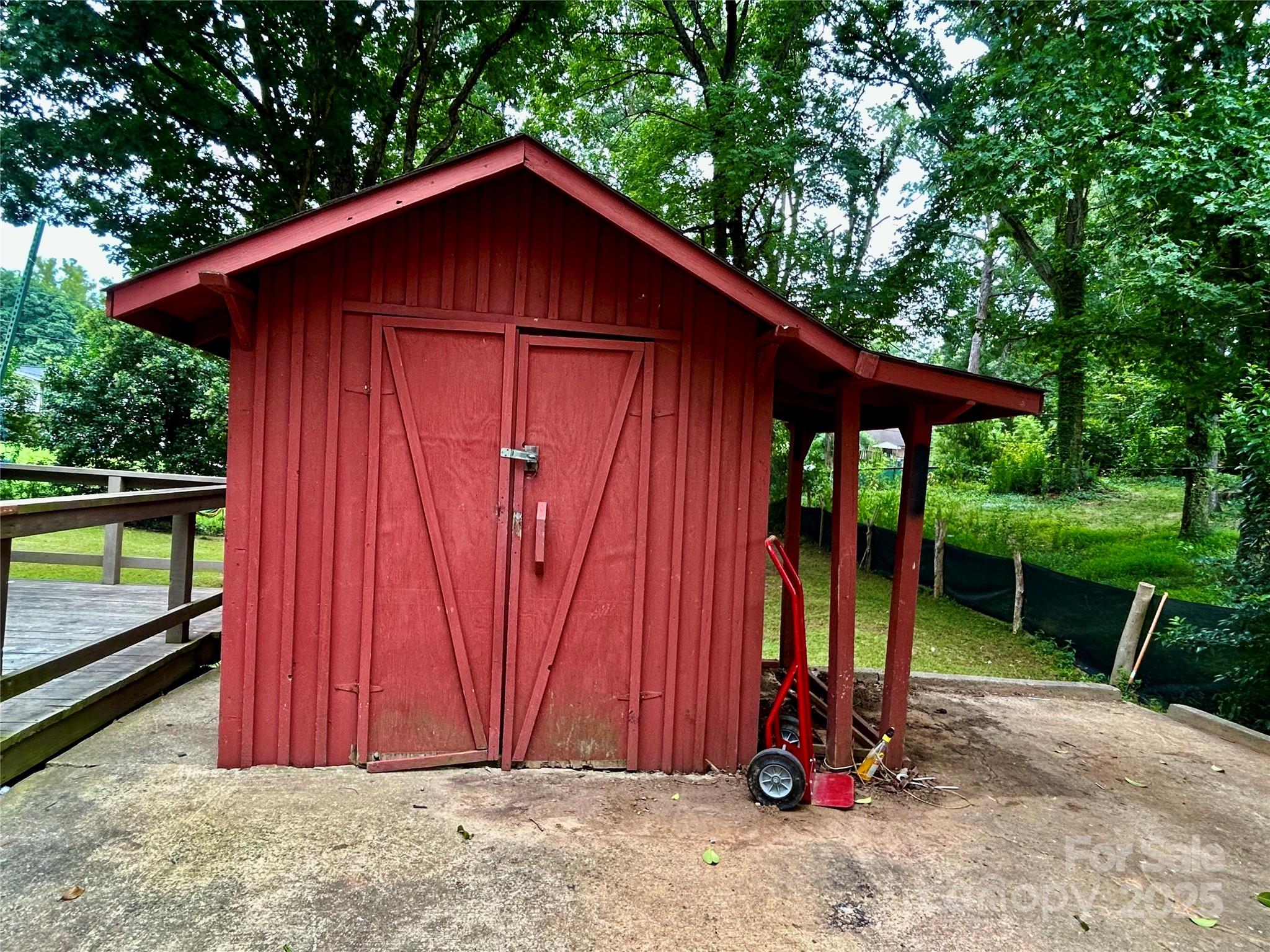 6708 Lynmont Drive Property Photo 29