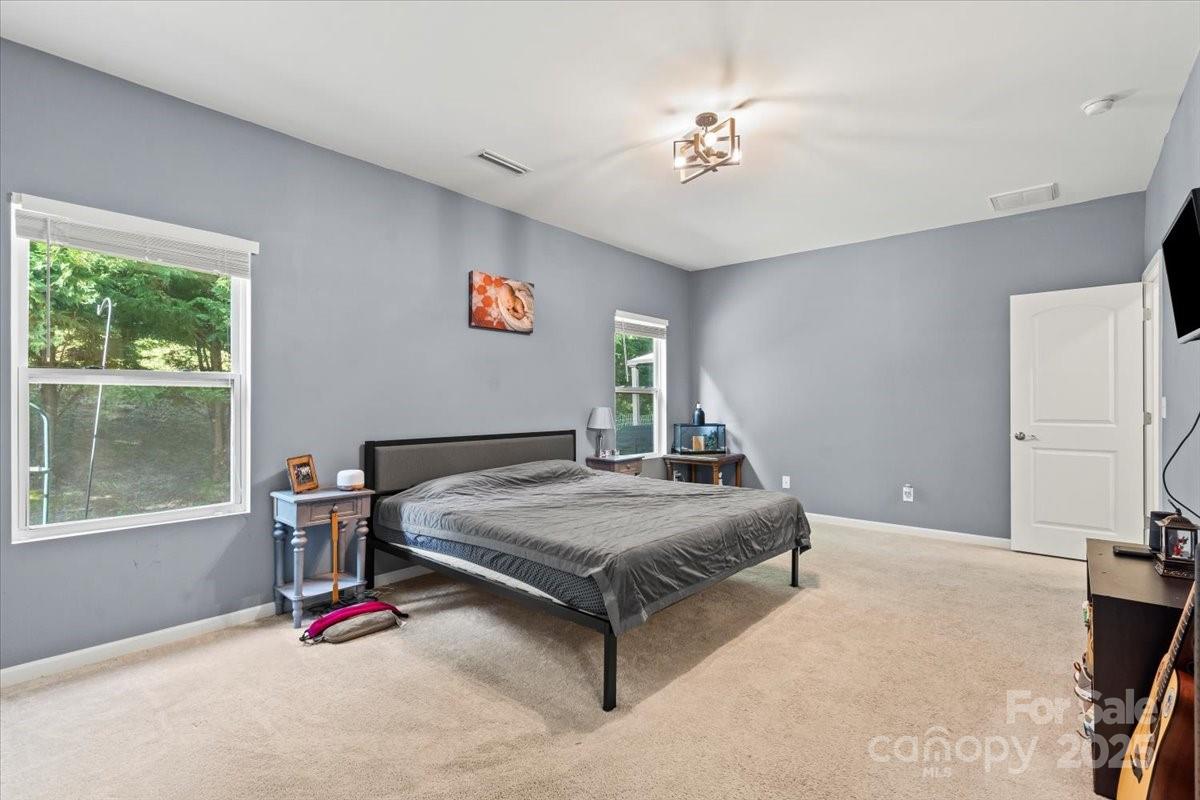 1280 Century Drive Property Photo 13