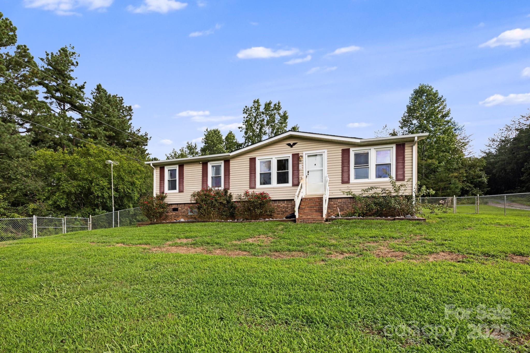 2490 Painters Gap Road Property Photo 2